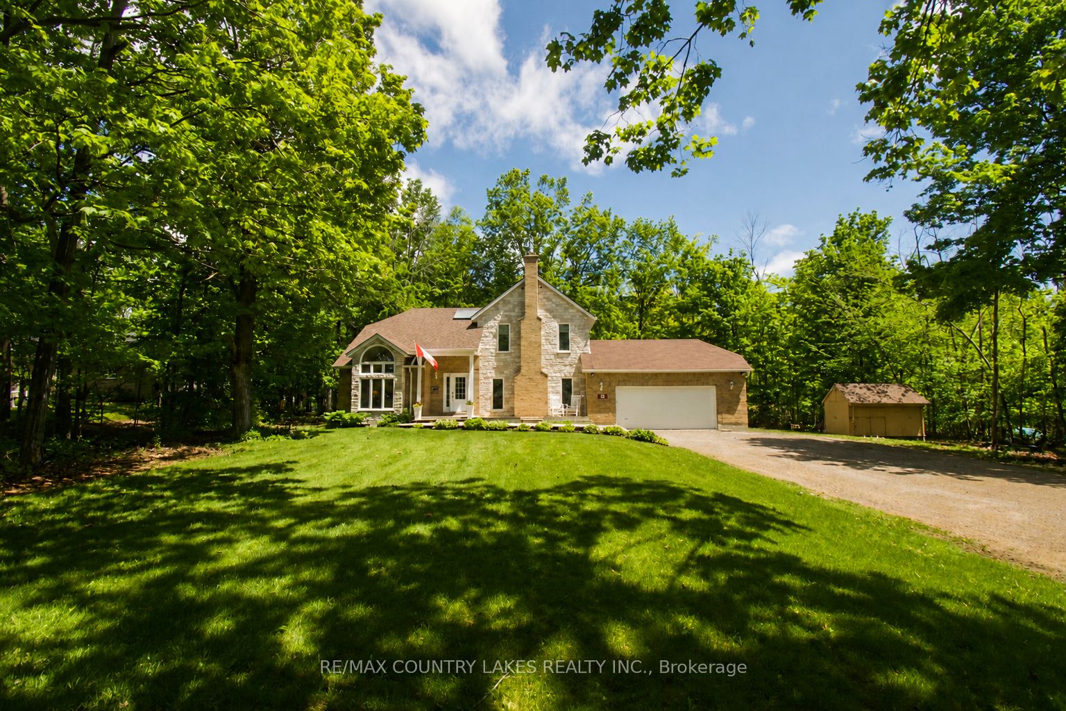 657 13th Line S Property Photo 1