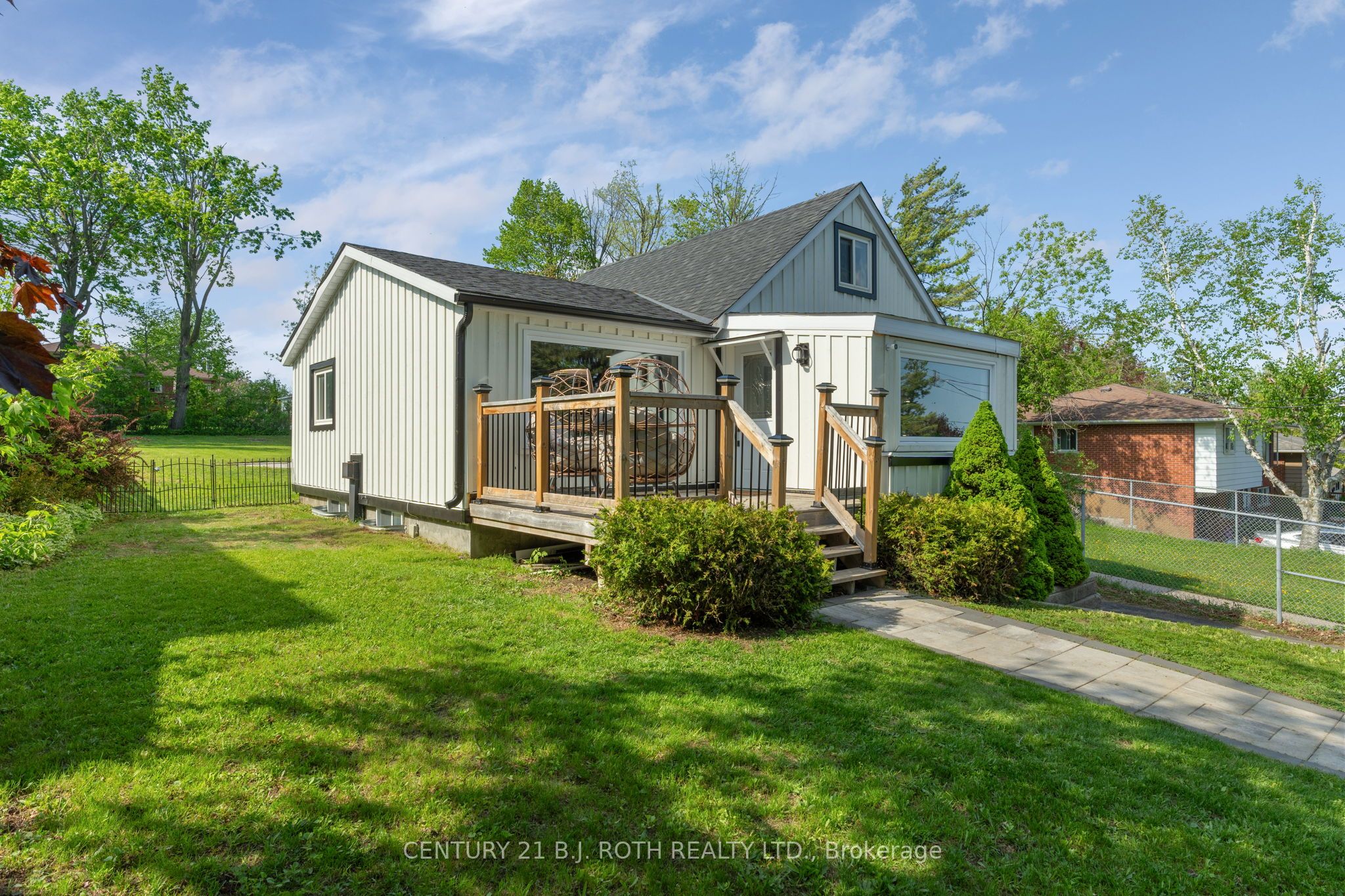 390 Arthur Street Property Photo 2