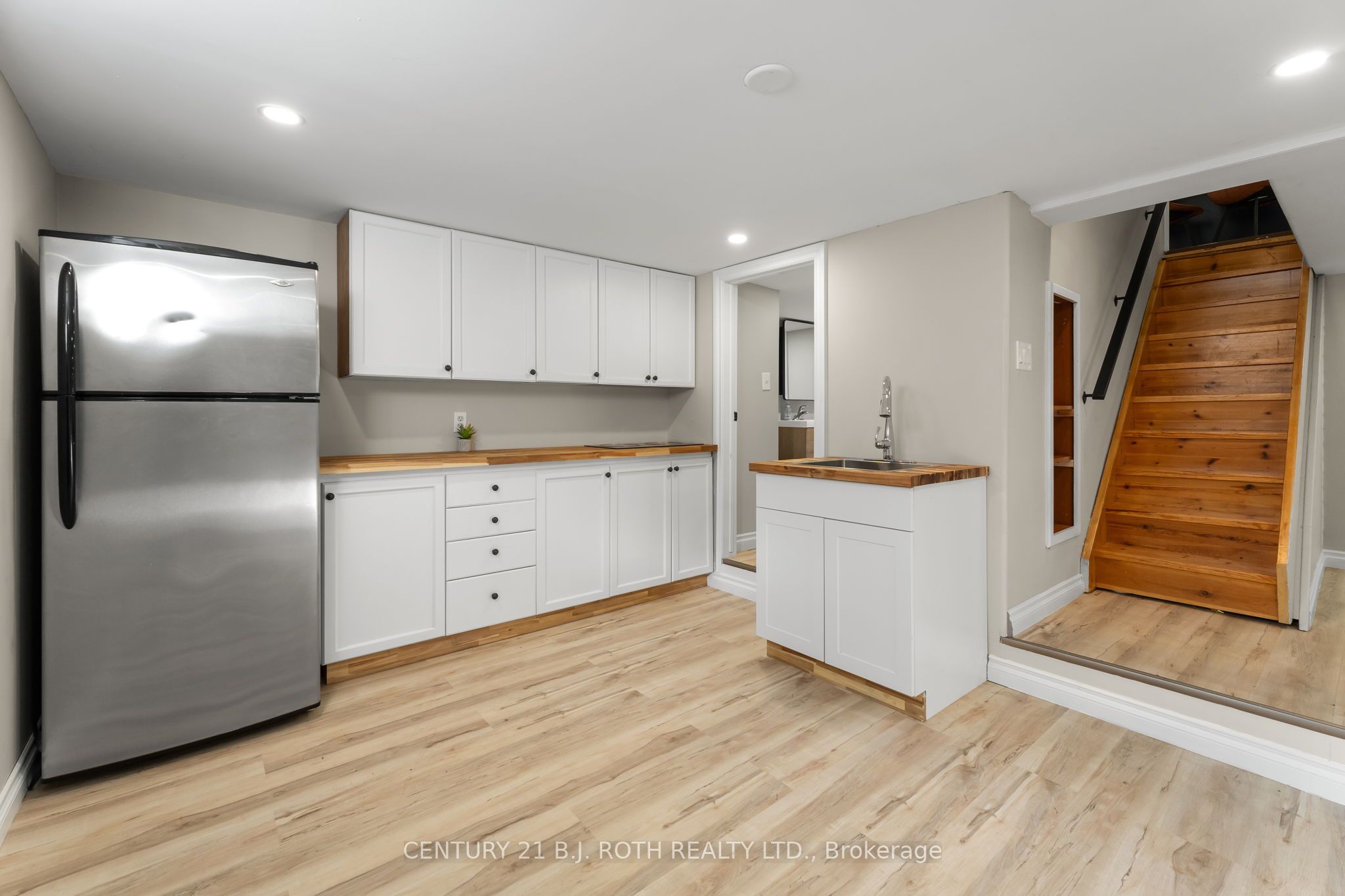 390 Arthur Street Property Photo 37