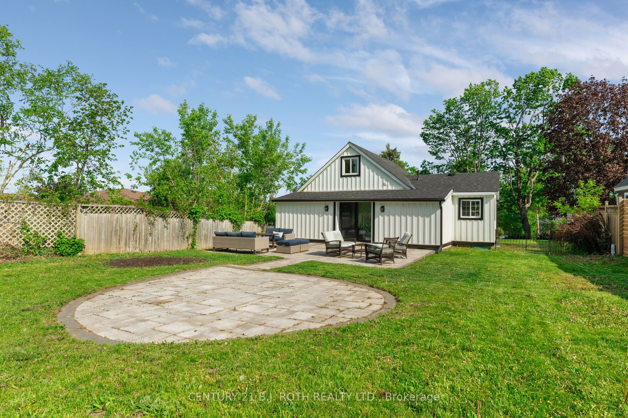 390 Arthur Street Property Photo 42