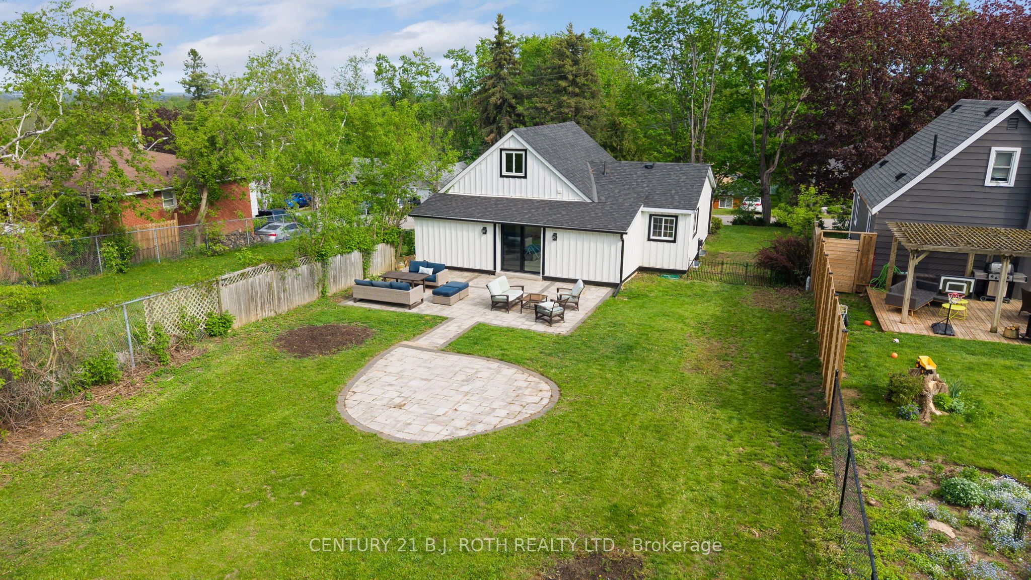 390 Arthur Street Property Photo 44
