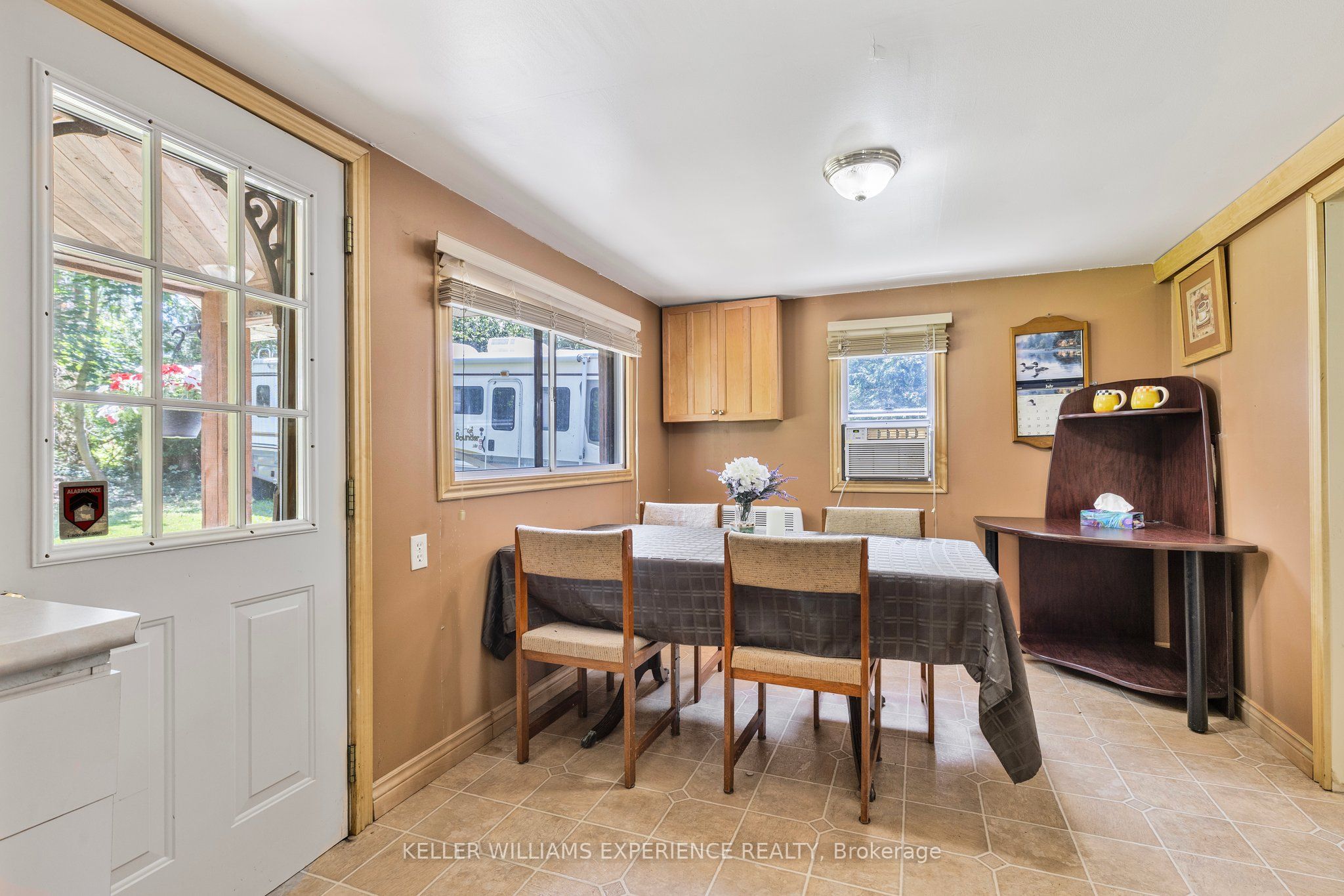 10 Simcoe Road Property Photo 8