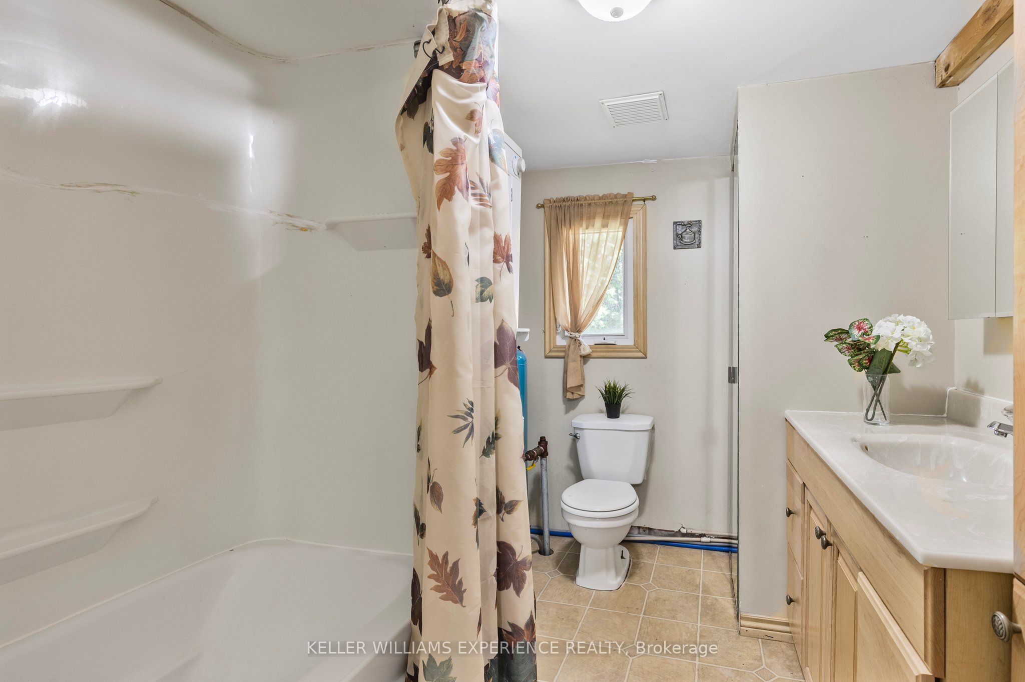 10 Simcoe Road Property Photo 13