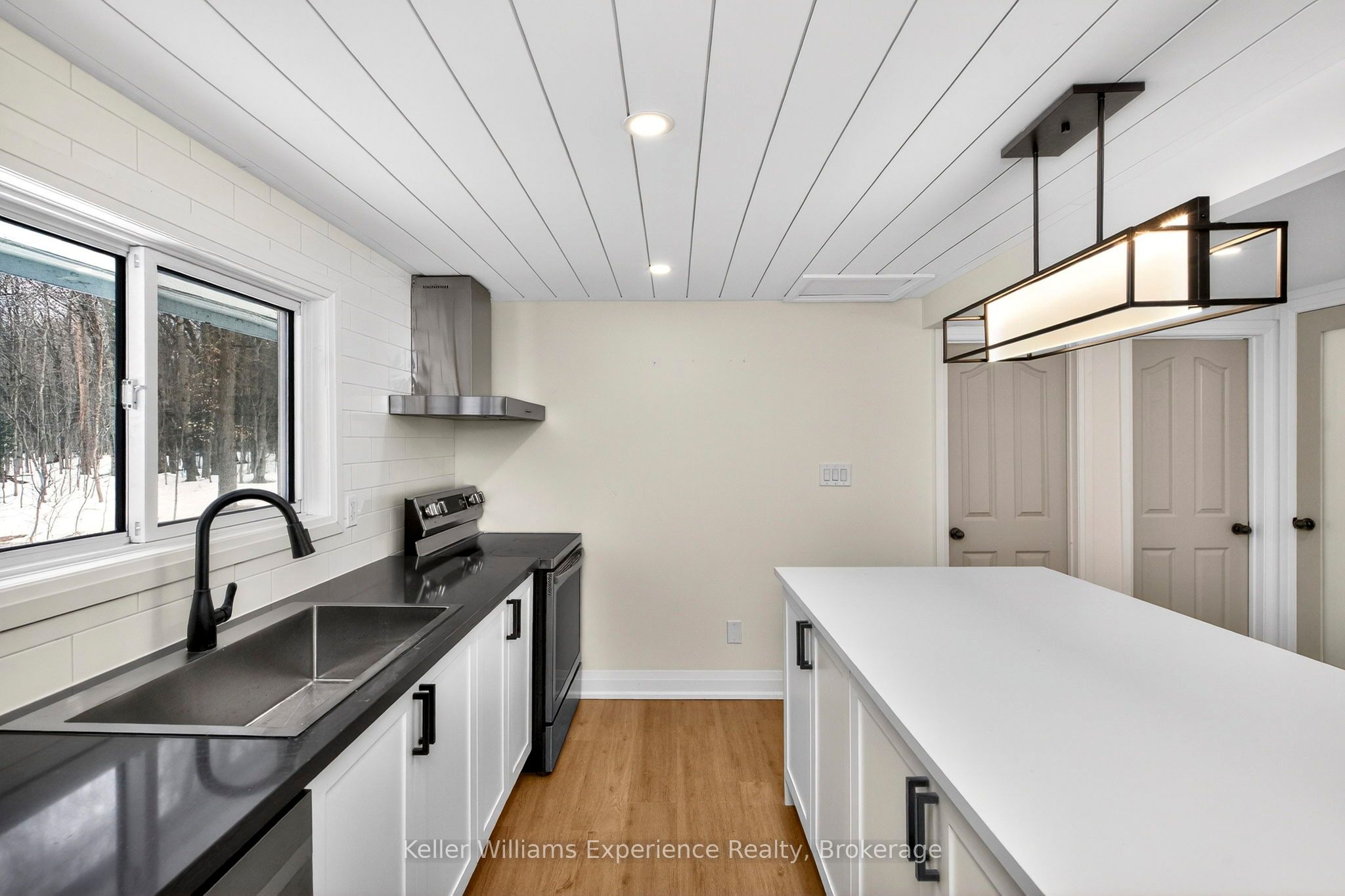 29 Nida Drive Property Photo 8