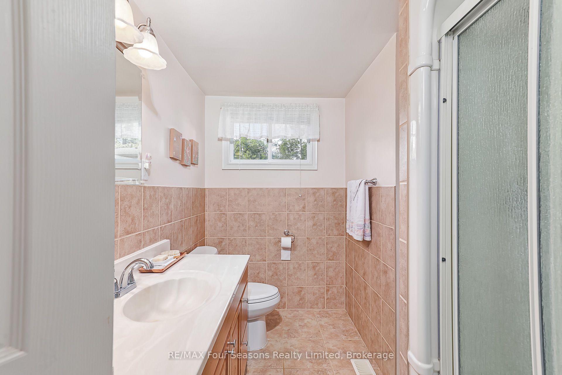 511 Oxbow Park Drive Property Photo 23