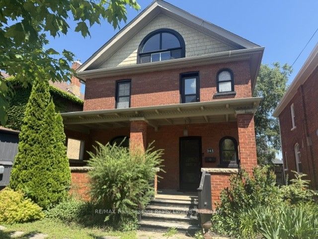 143 Fourth Street W Property Photo 1
