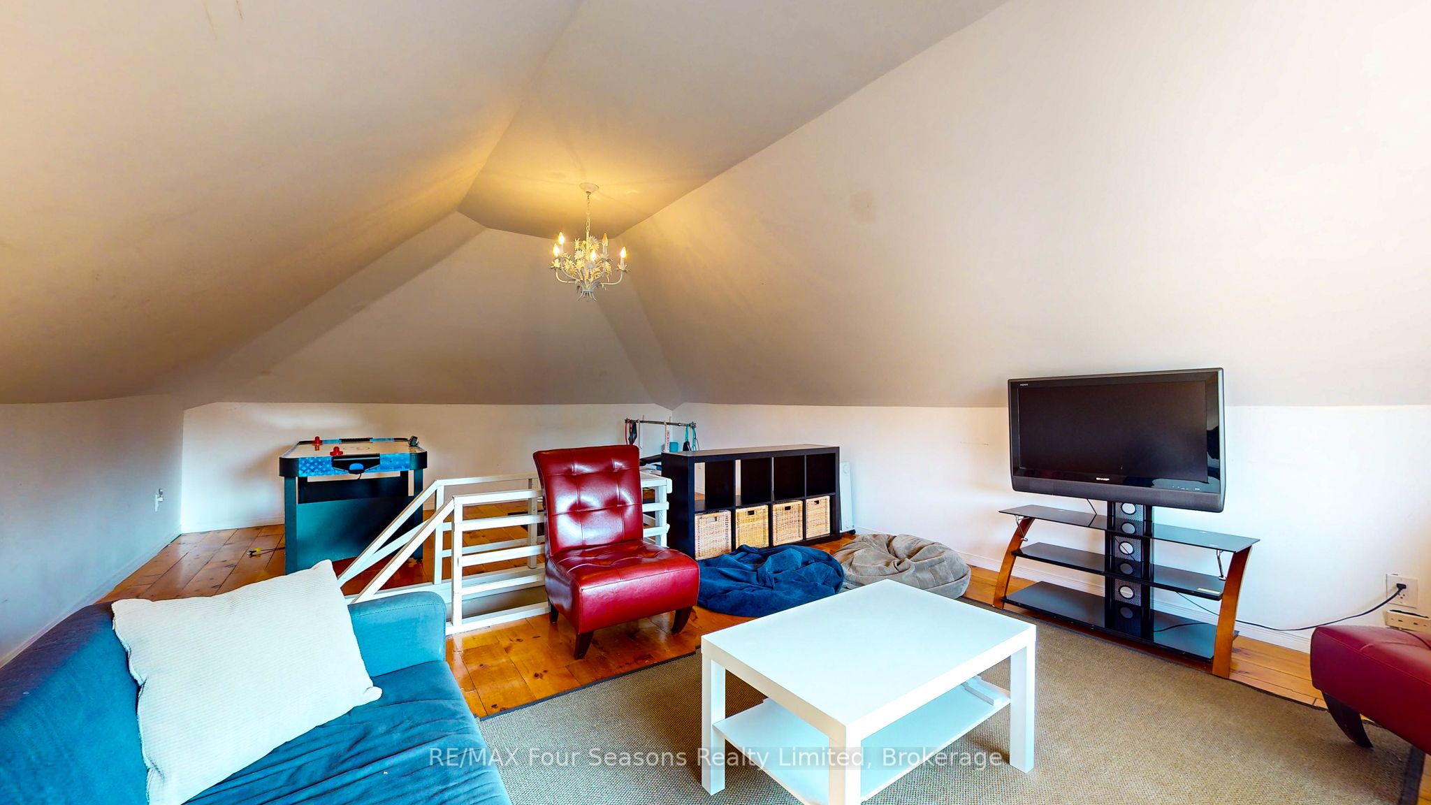 143 Fourth Street W Property Photo 29