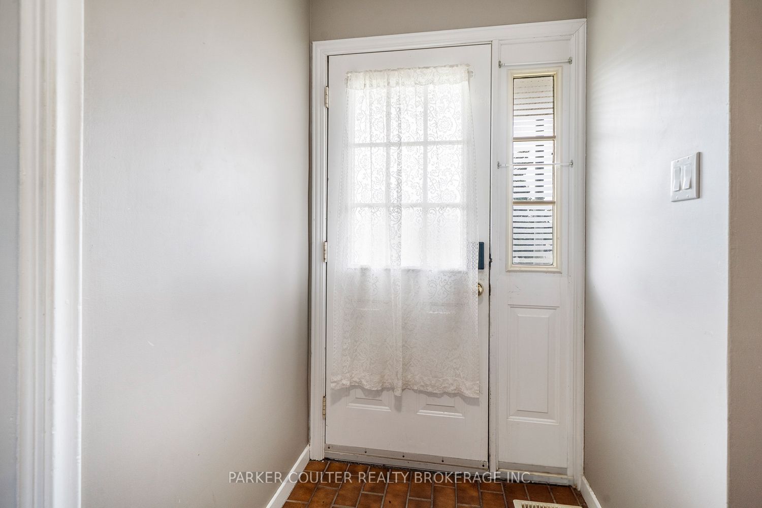 54 Ferris Lane Property Photo 4