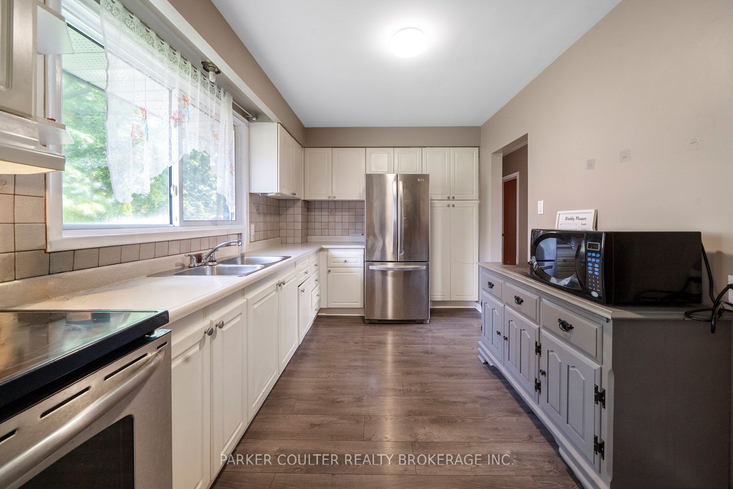 54 Ferris Lane Property Photo 8
