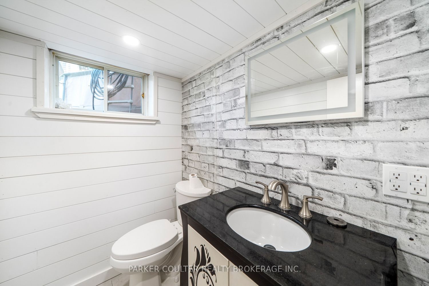 54 Ferris Lane Property Photo 21