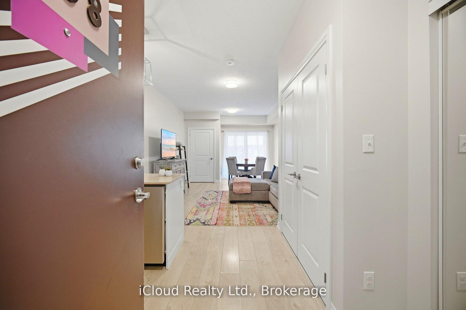 295 Cundles Road E 208 Property Photo 11