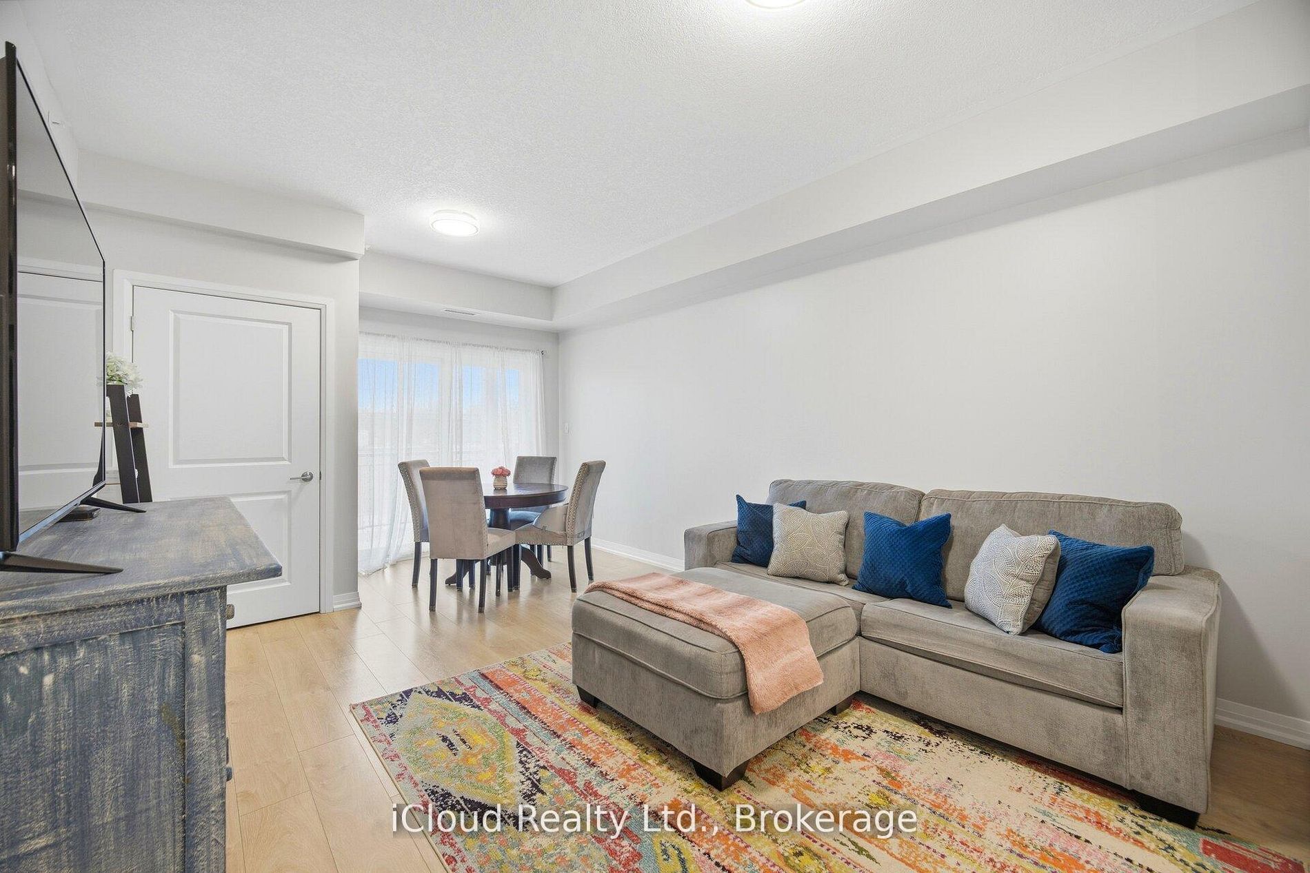 295 Cundles Road E 208 Property Photo 19
