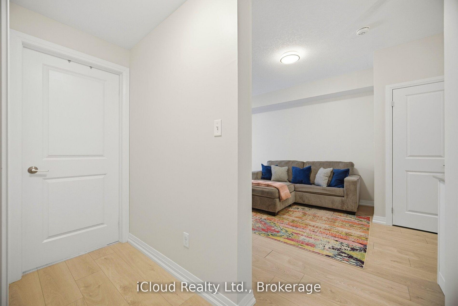 295 Cundles Road E 208 Property Photo 22
