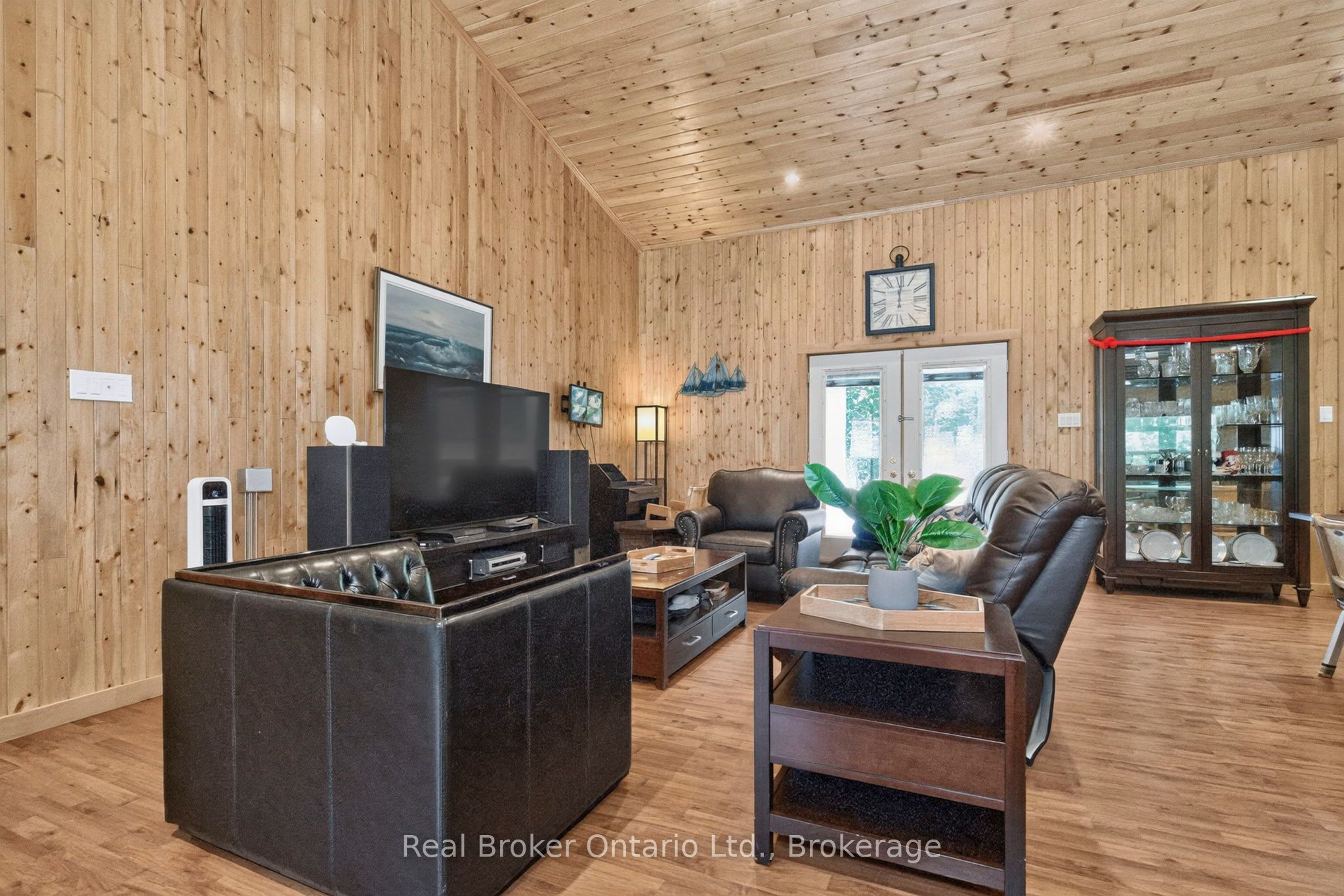 5 Sunburn Road Property Photo 9