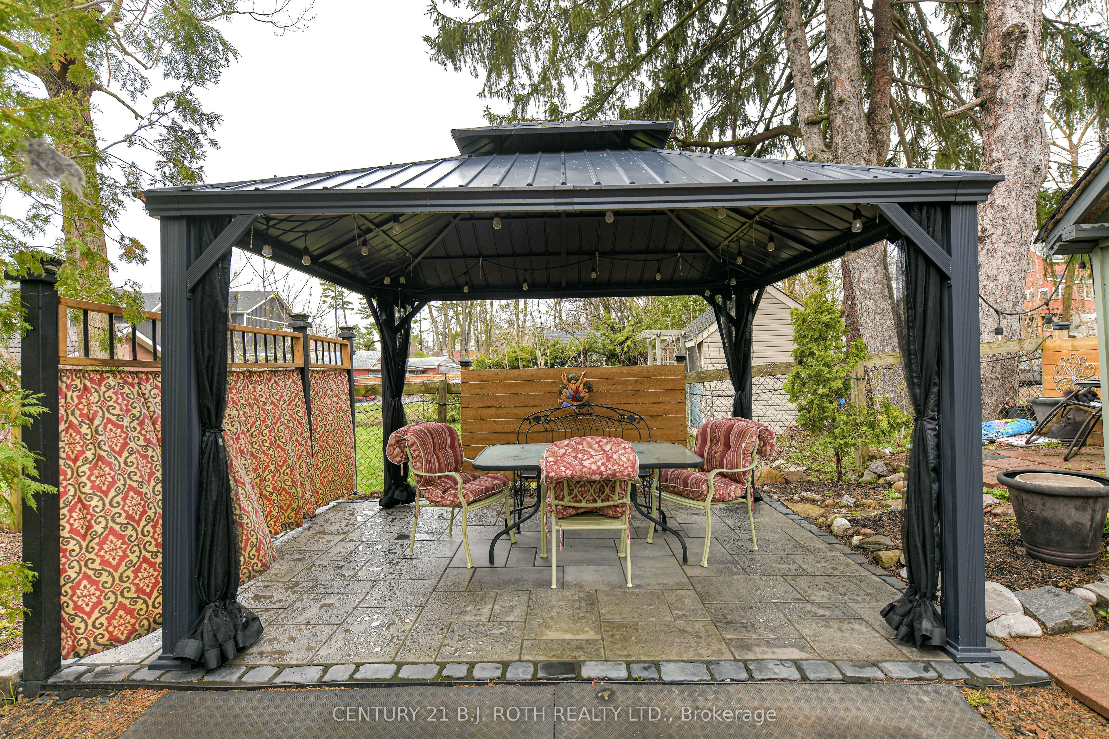45 Albert Street N Property Photo 6