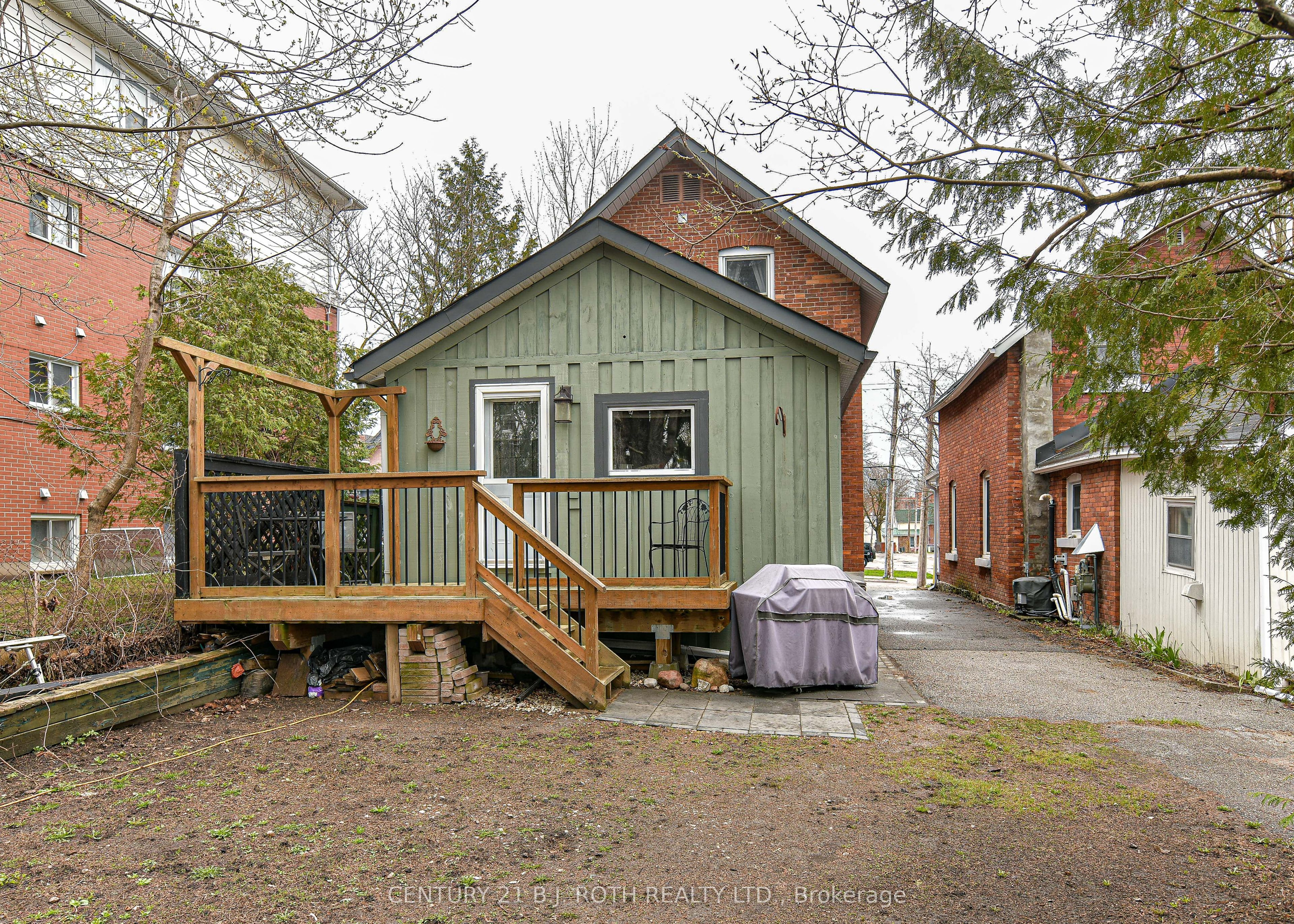 45 Albert Street N Property Photo 7