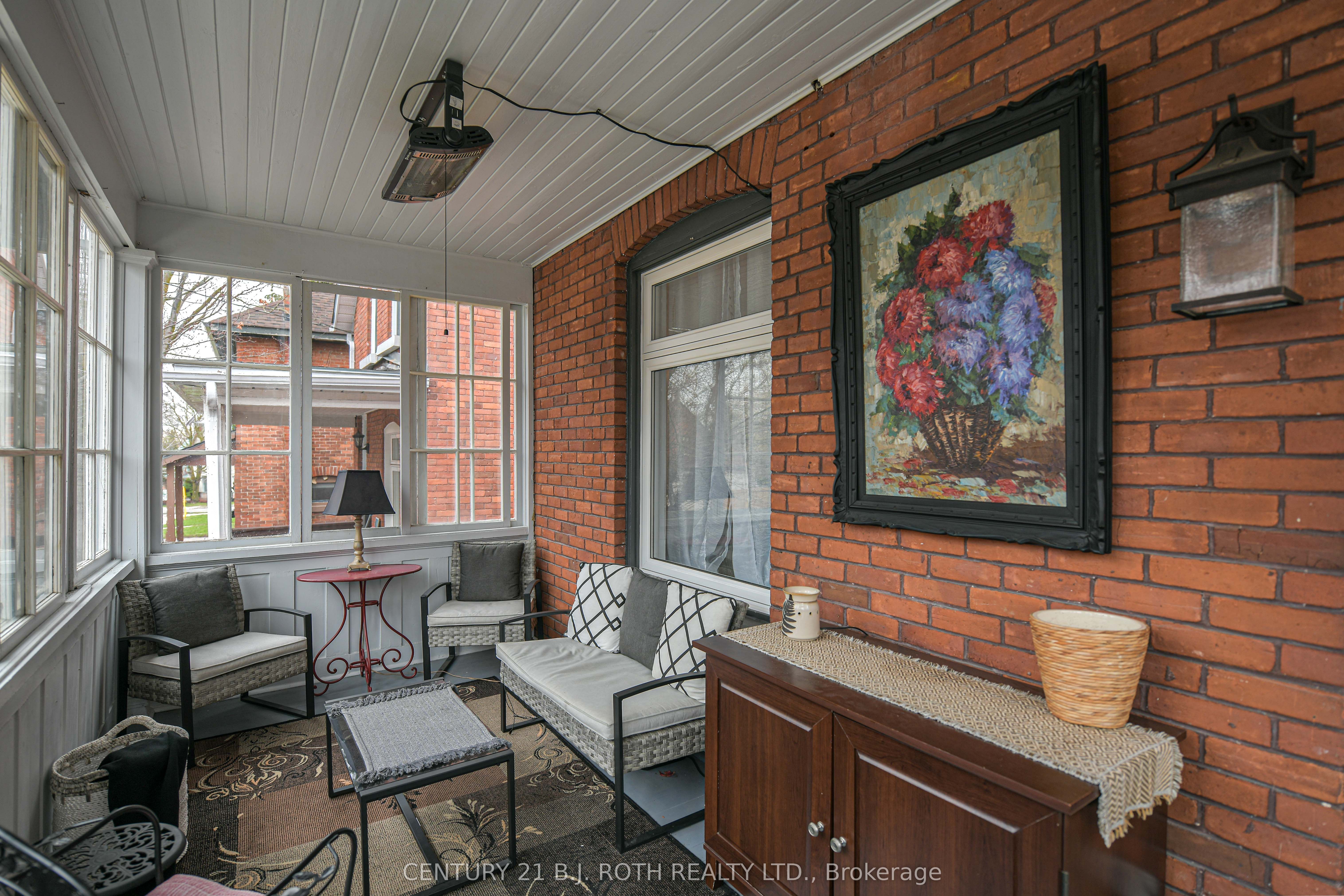 45 Albert Street N Property Photo 8