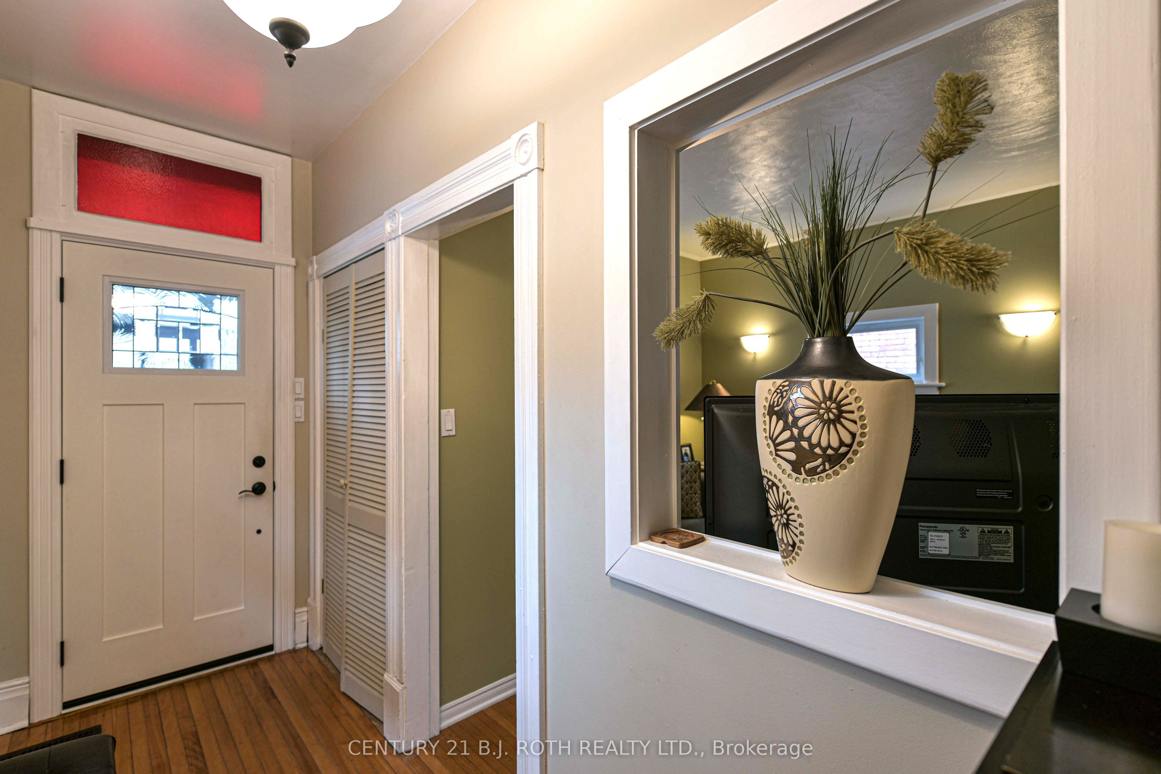 45 Albert Street N Property Photo 12