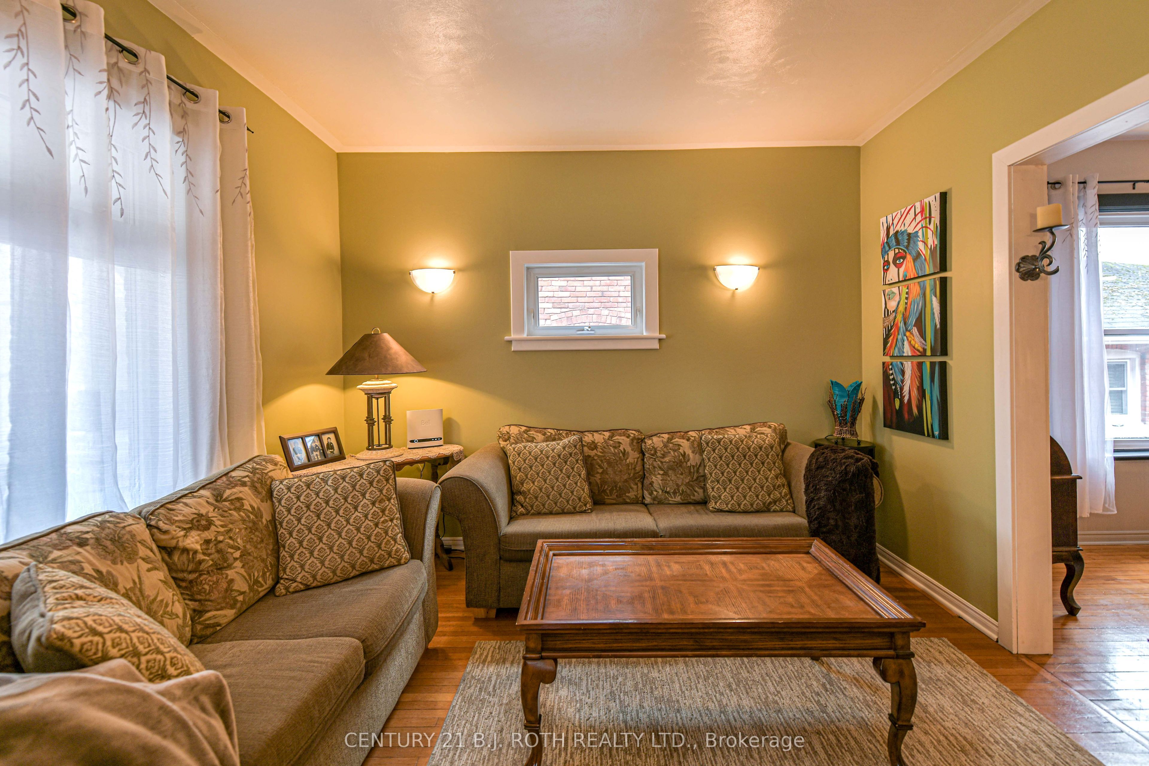 45 Albert Street N Property Photo 13