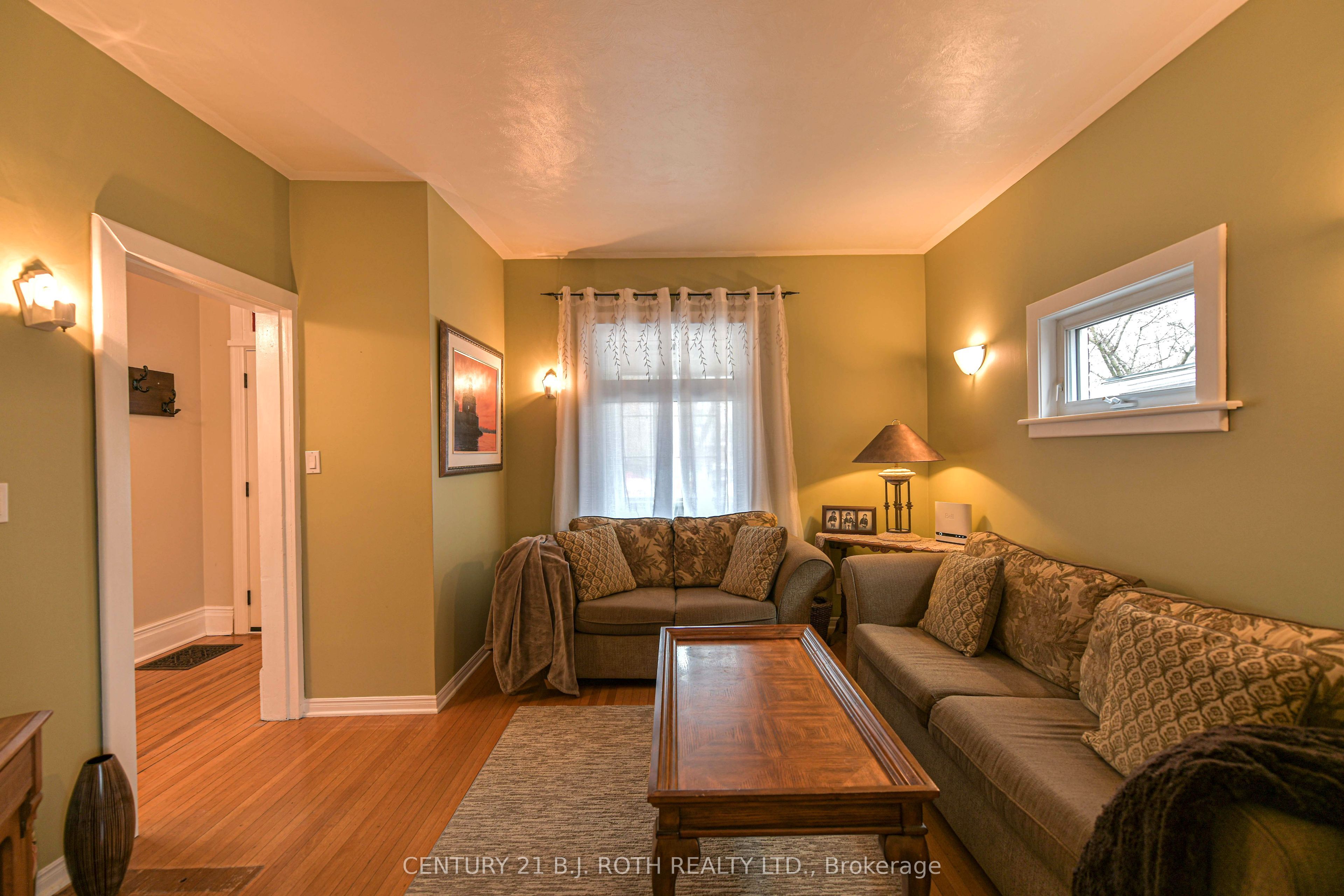 45 Albert Street N Property Photo 14