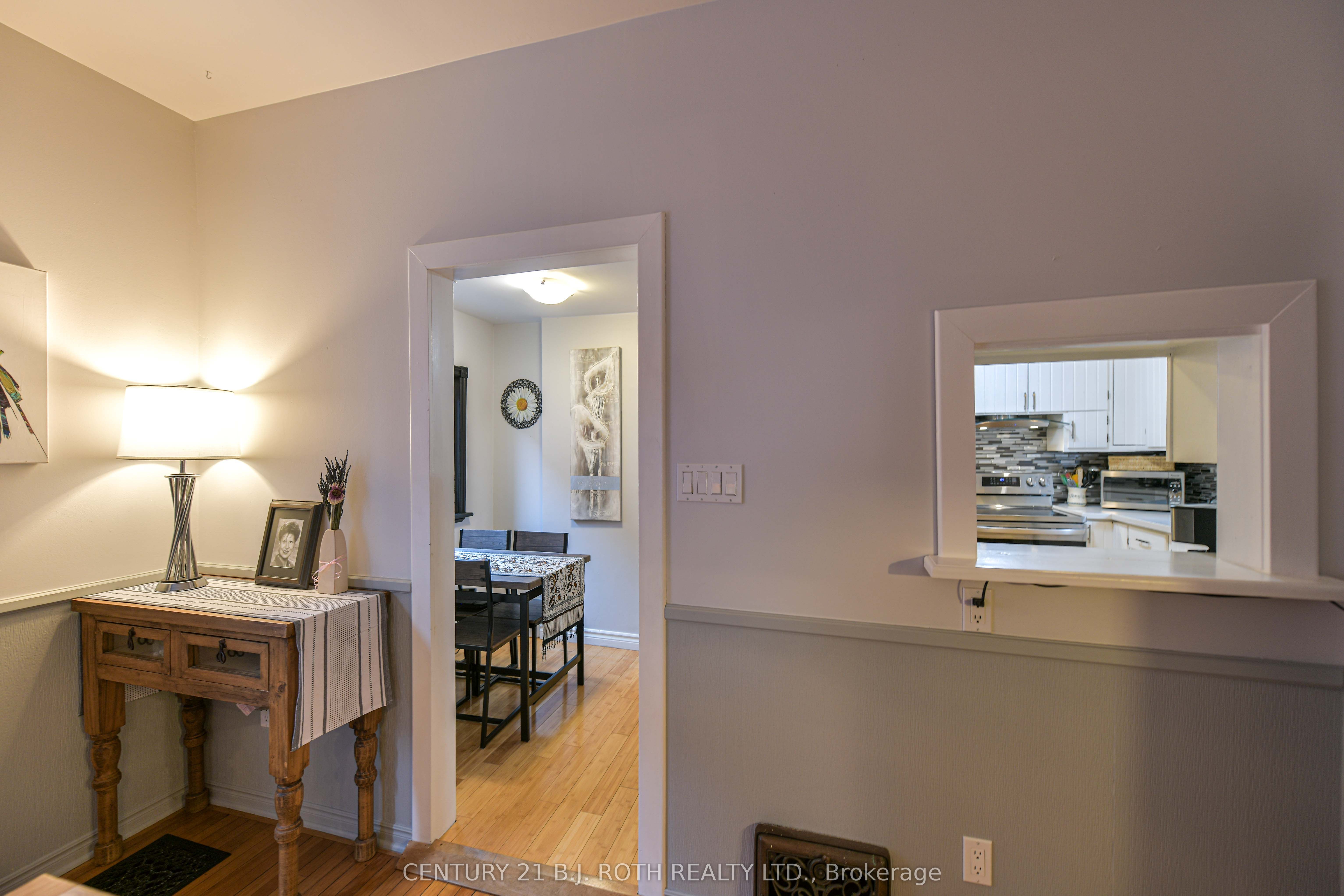 45 Albert Street N Property Photo 17