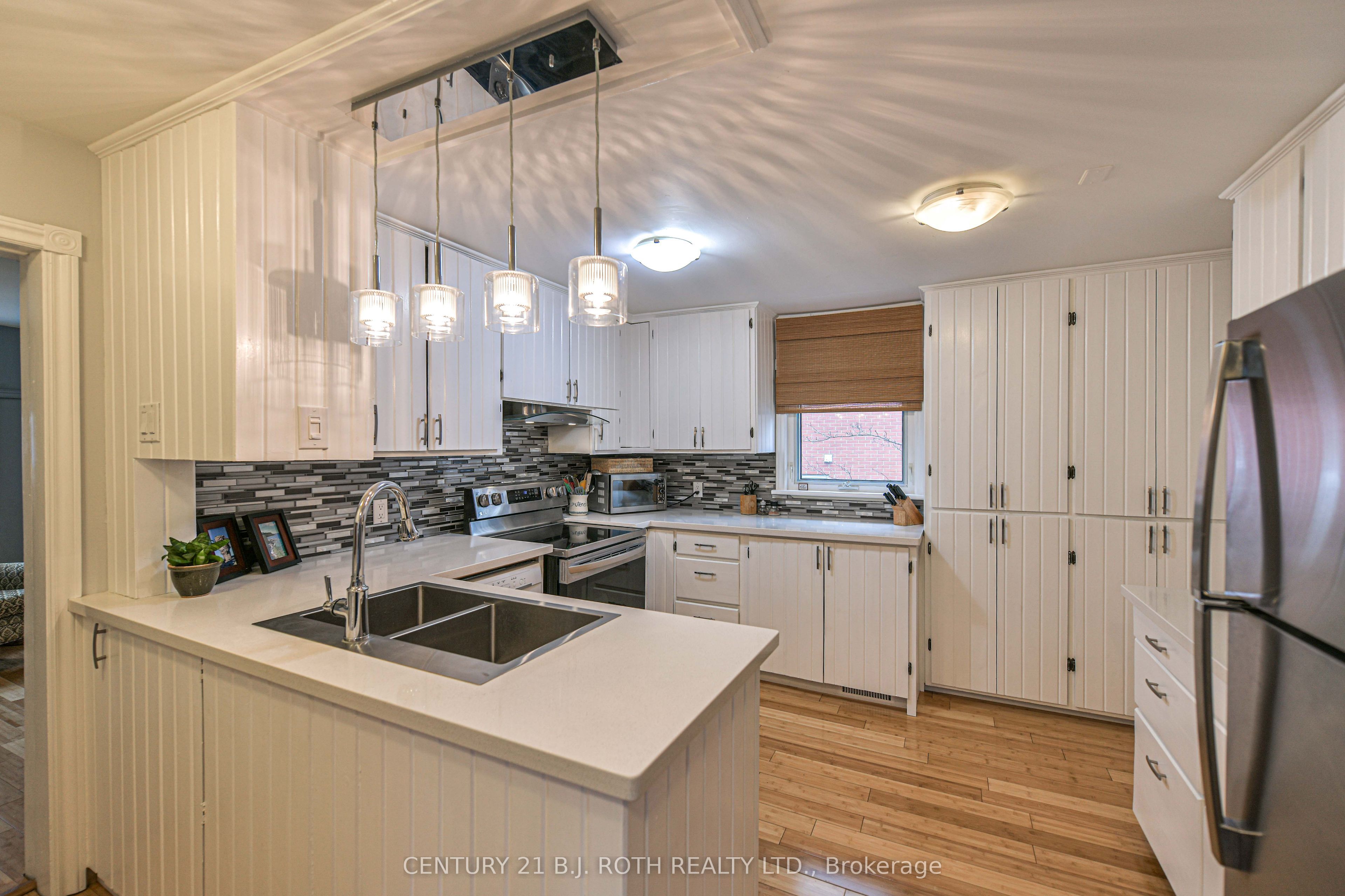 45 Albert Street N Property Photo 20
