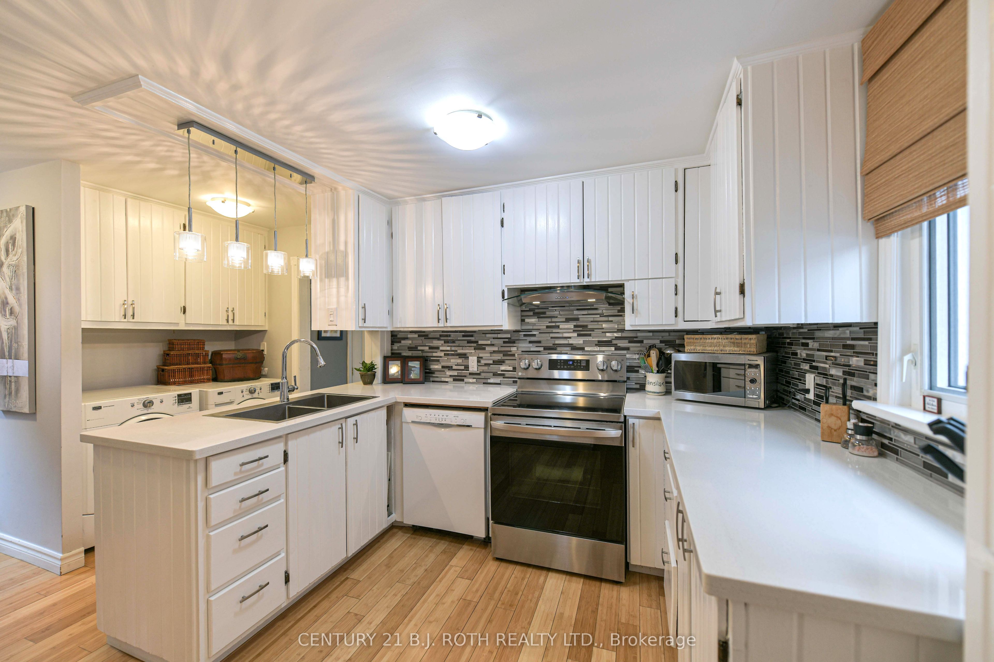 45 Albert Street N Property Photo 23