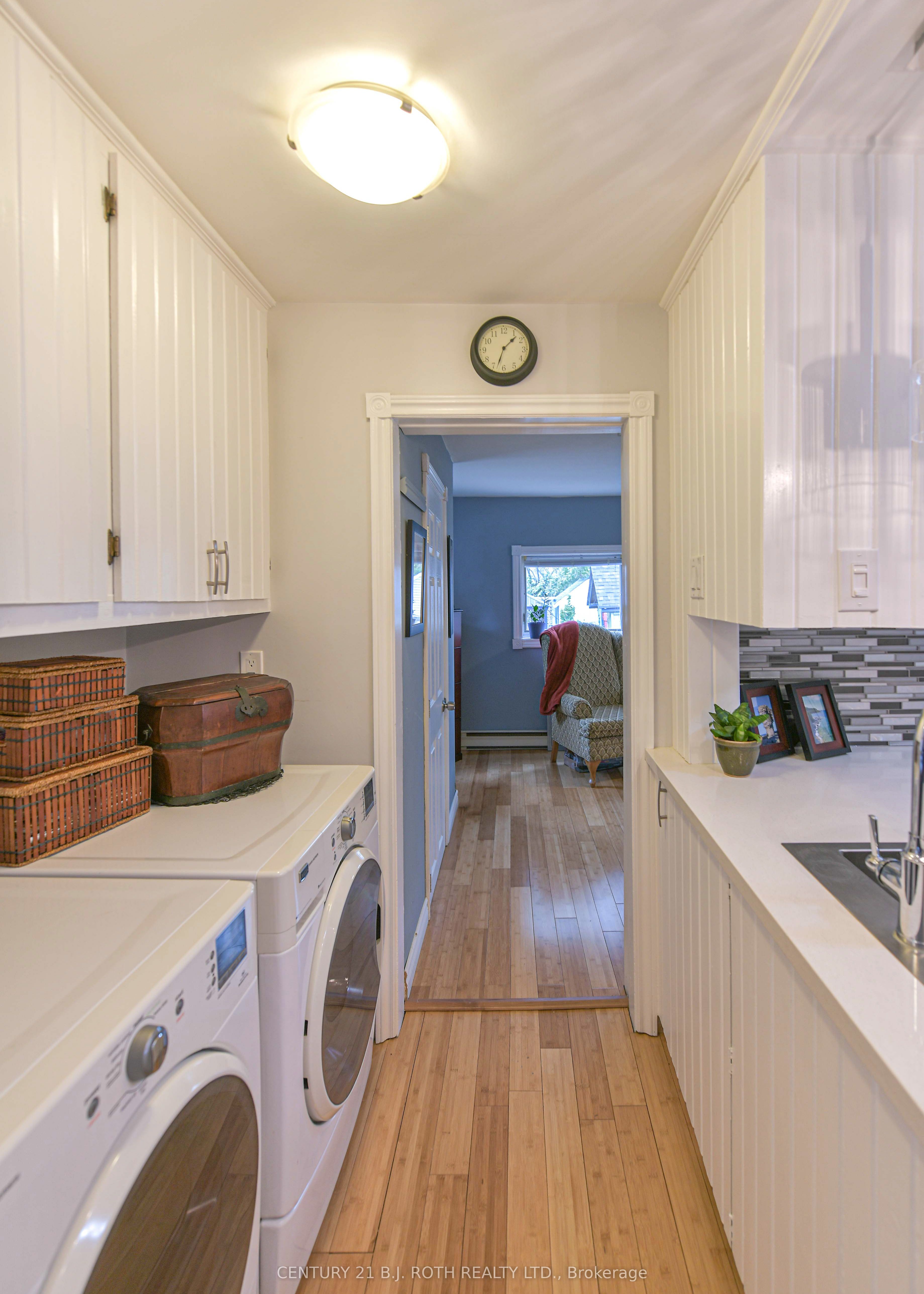 45 Albert Street N Property Photo 25