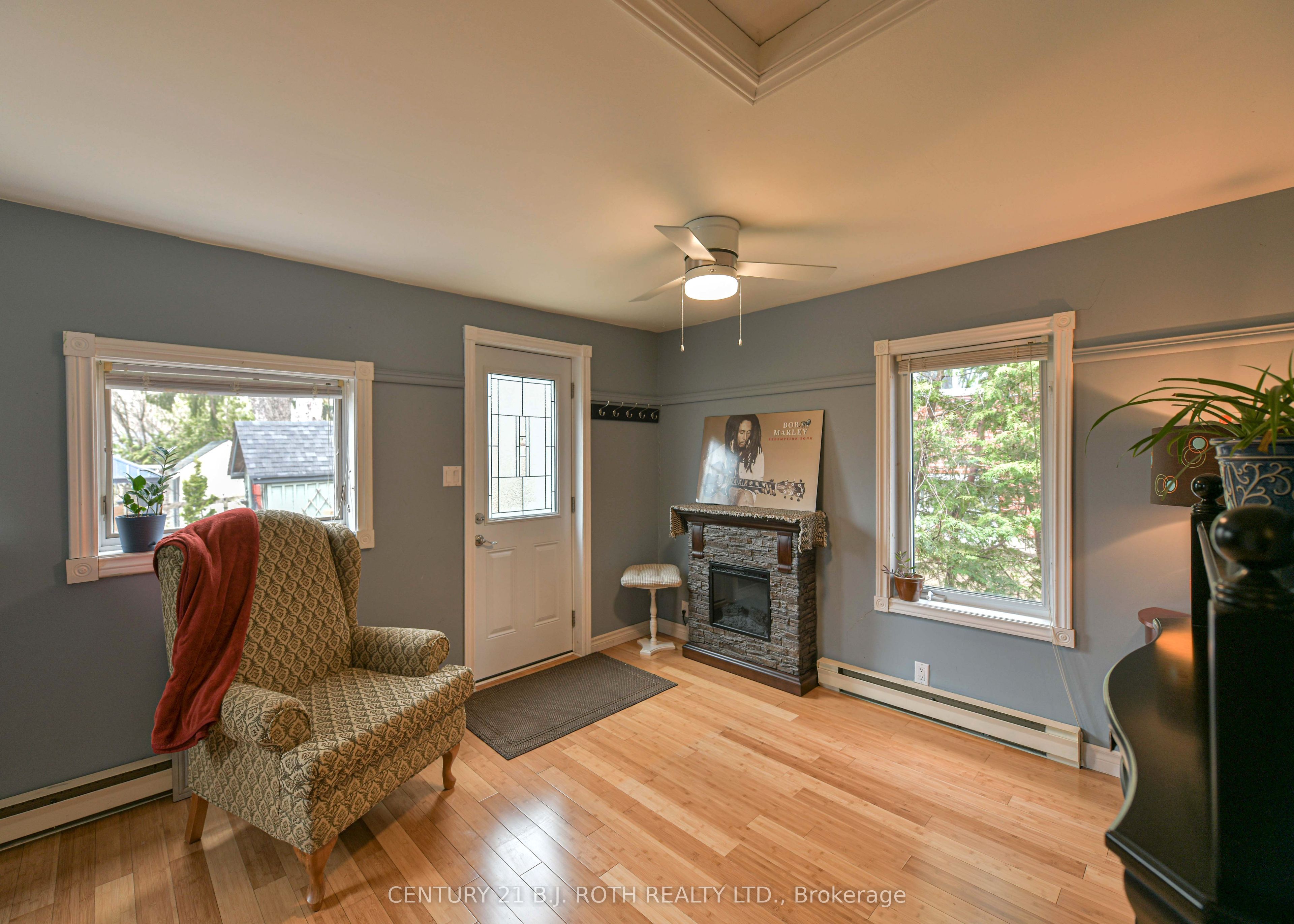 45 Albert Street N Property Photo 26