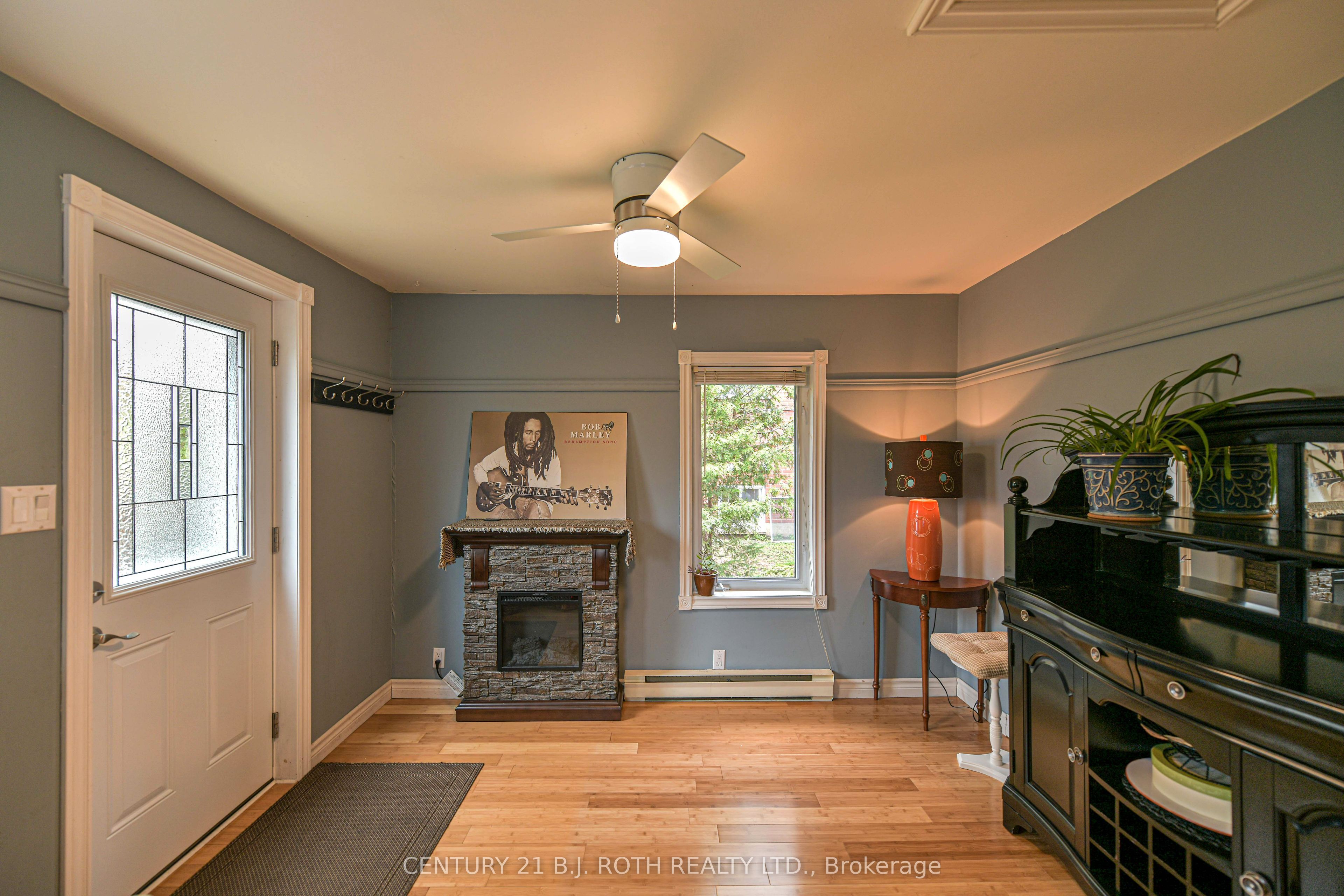 45 Albert Street N Property Photo 27