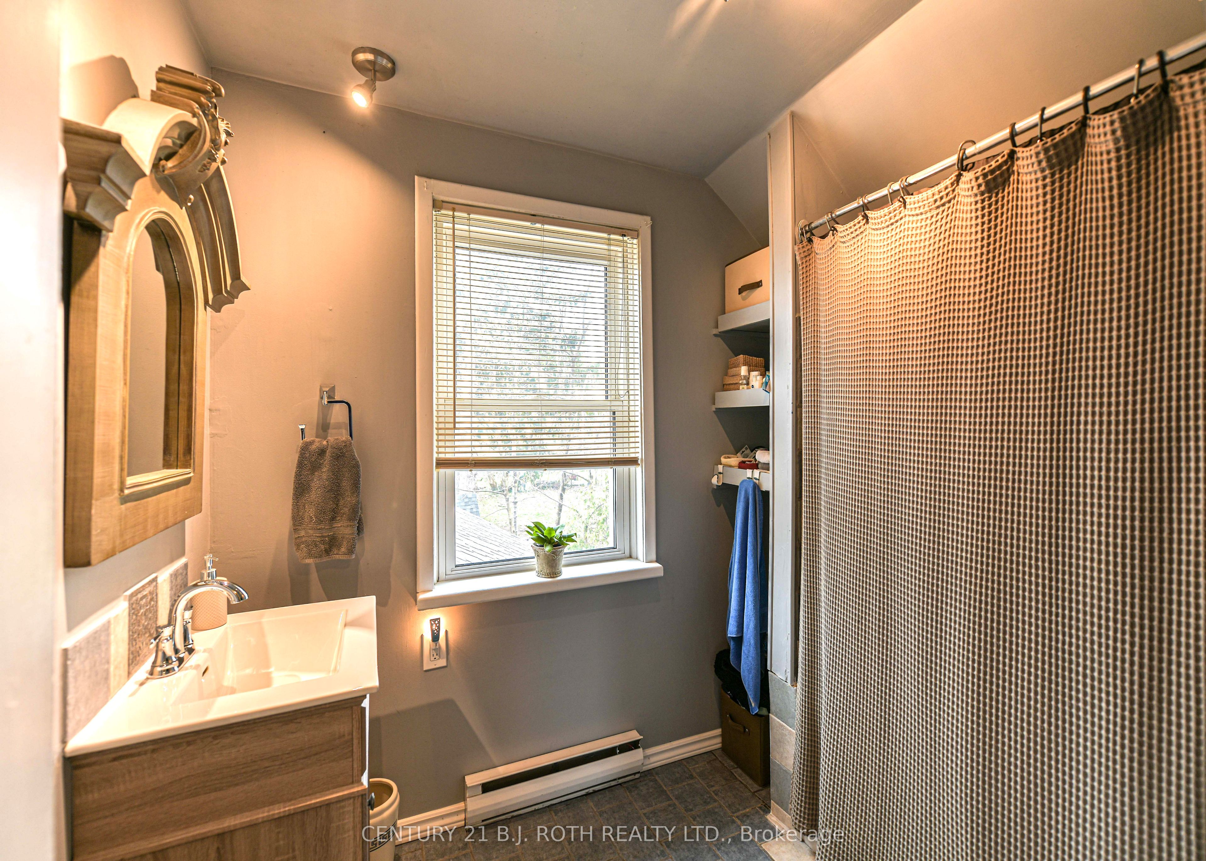 45 Albert Street N Property Photo 31