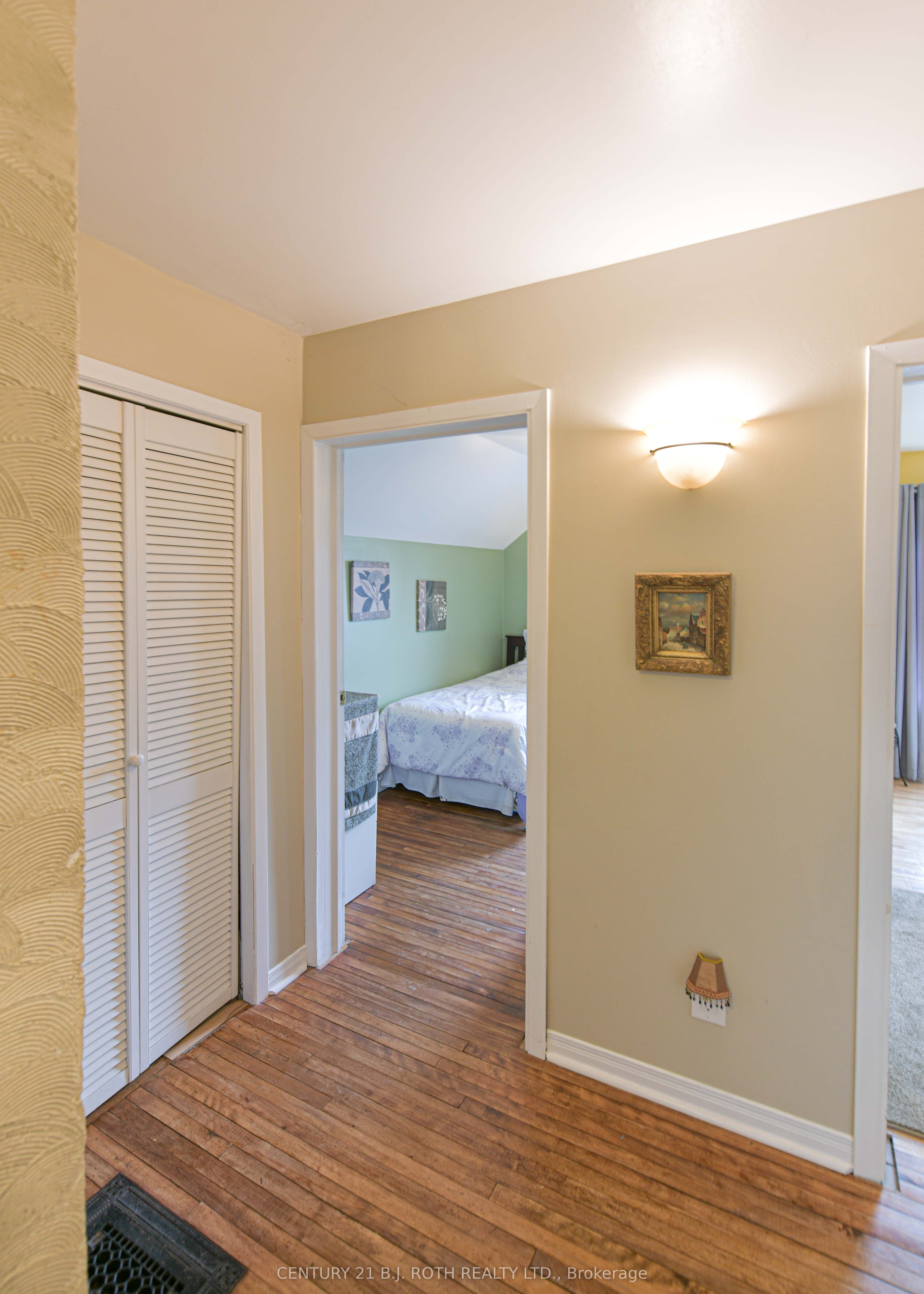 45 Albert Street N Property Photo 35