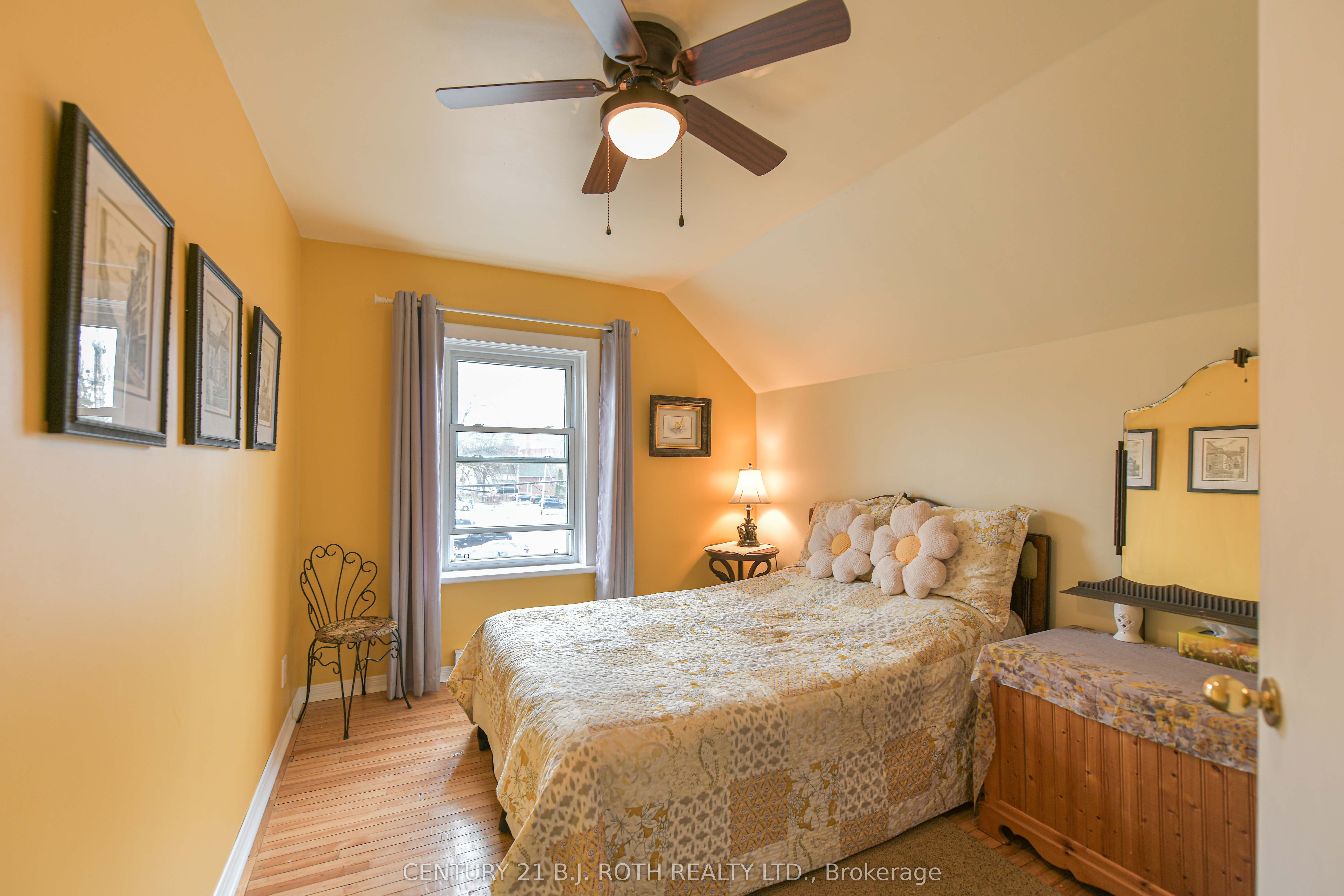 45 Albert Street N Property Photo 37