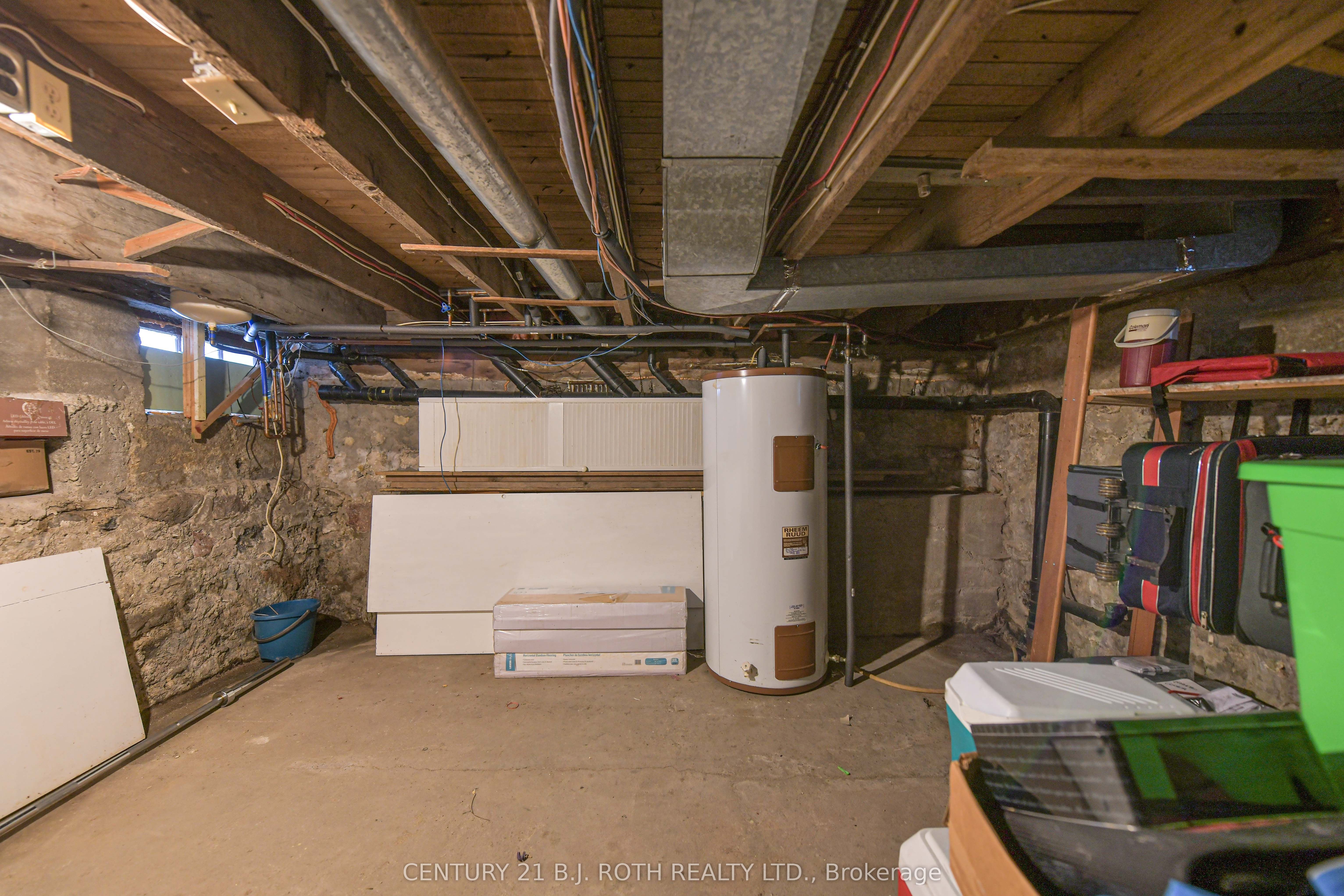 45 Albert Street N Property Photo 41