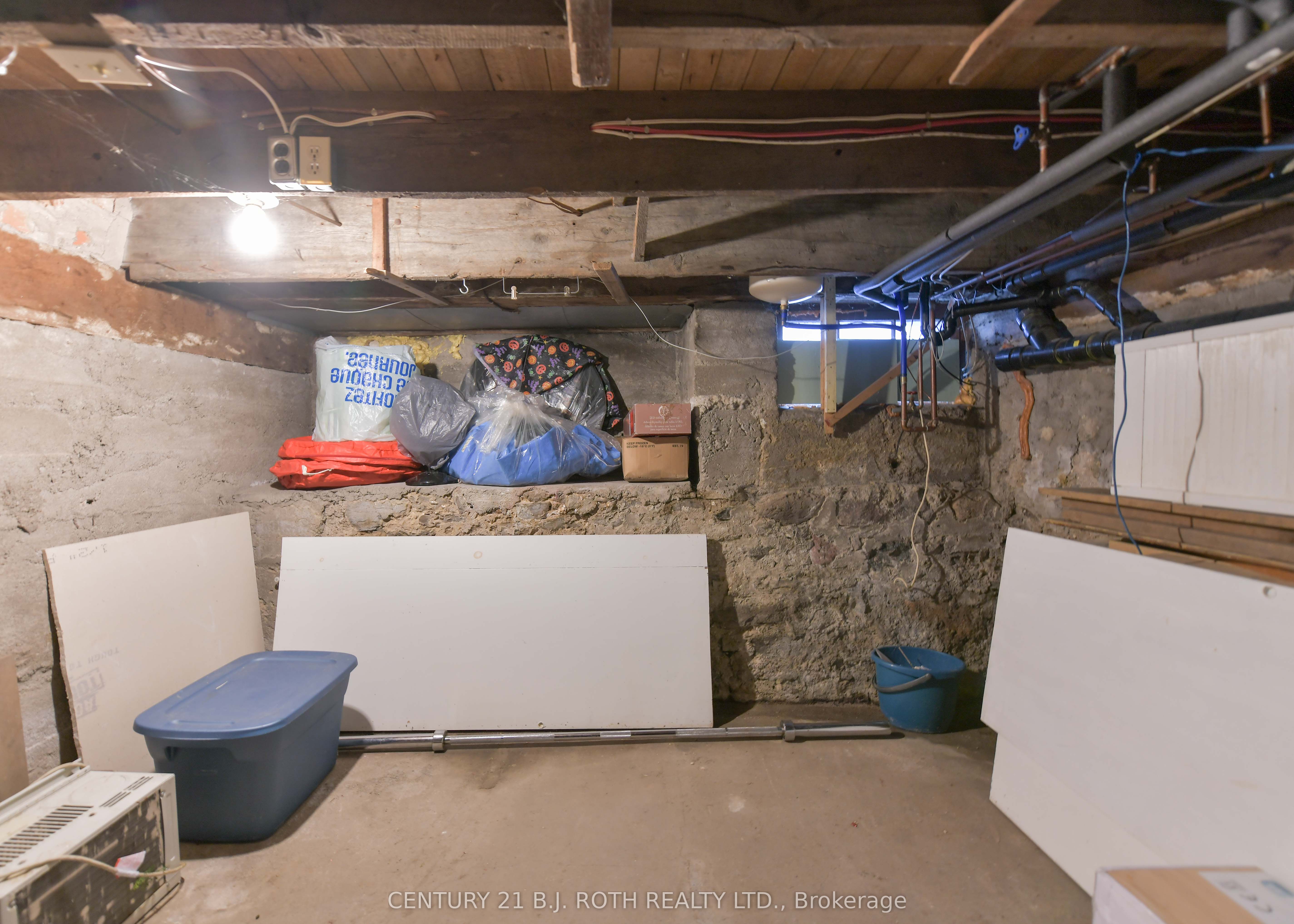 45 Albert Street N Property Photo 42