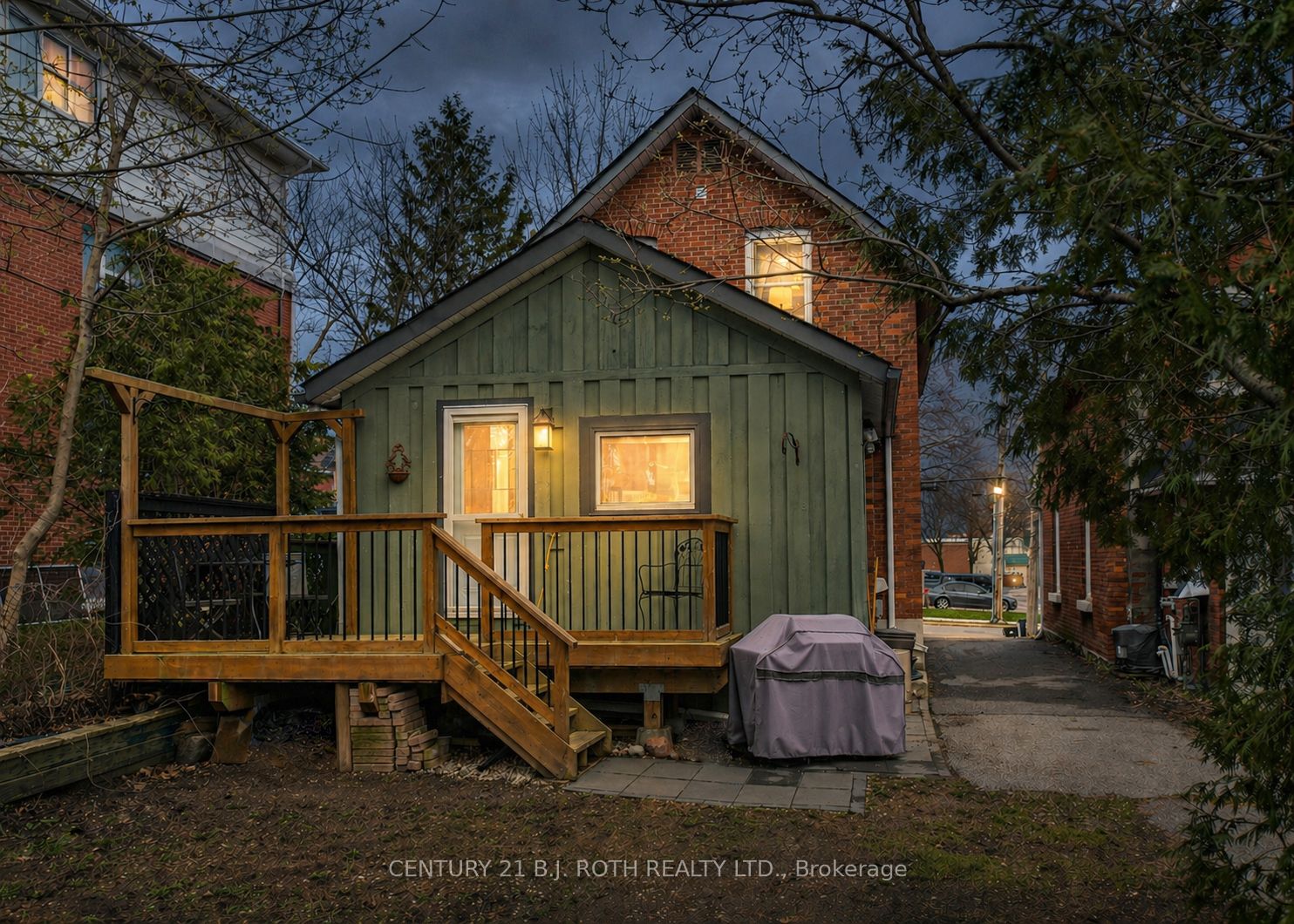 45 Albert Street N Property Photo 44