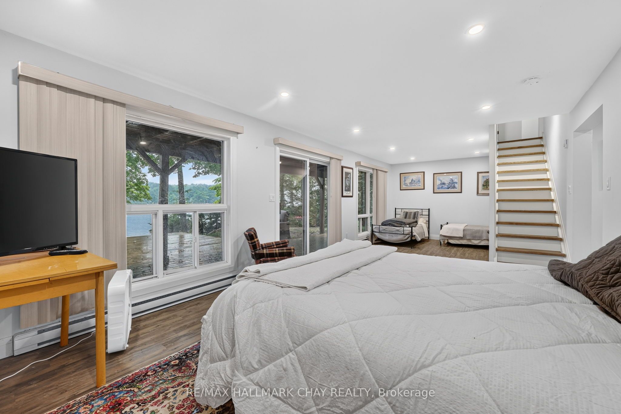 176 Farlain Lake Road E Property Photo 33