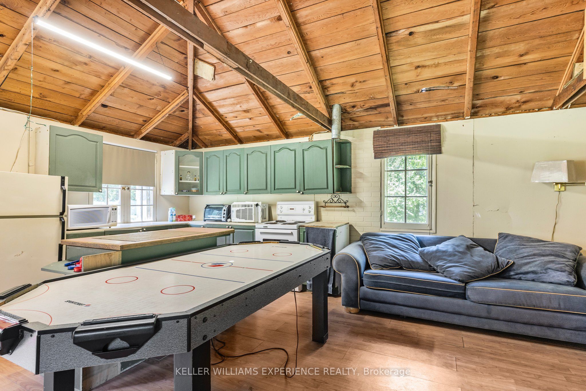 6 Orillia Road Property Photo 9