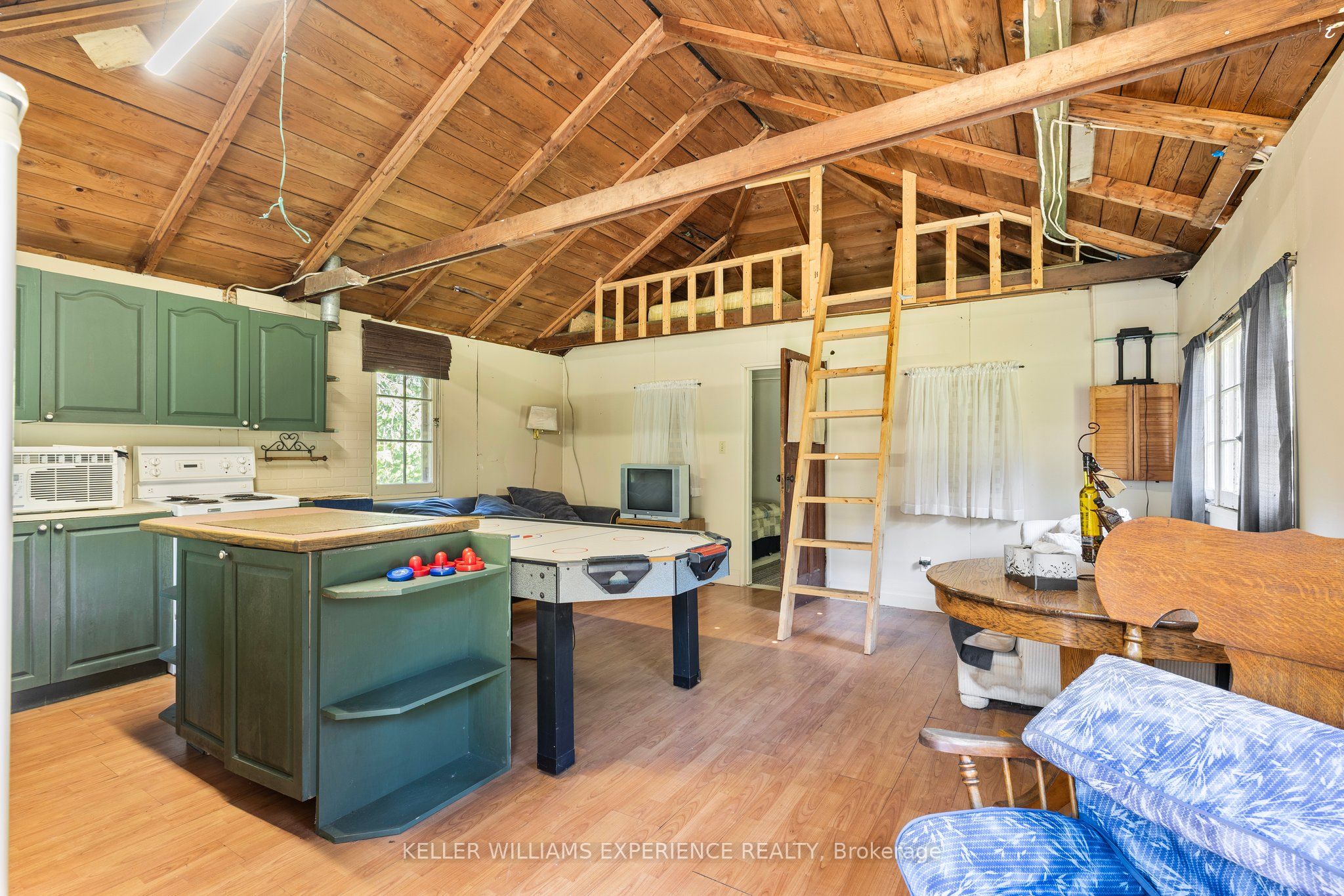 6 Orillia Road Property Photo 10