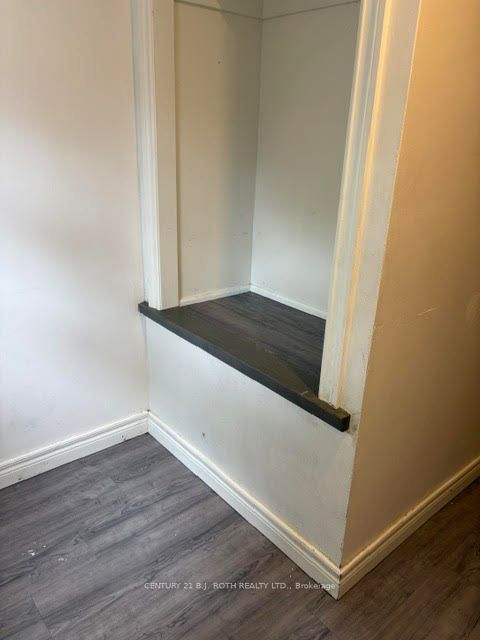 174 Borland Street E 4 Property Photo 10