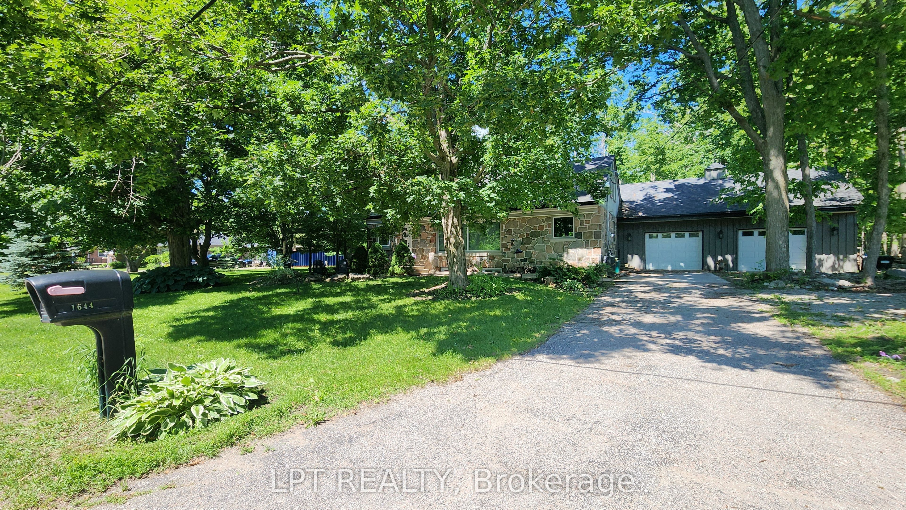 1644 Ridge Road E Property Photo 1