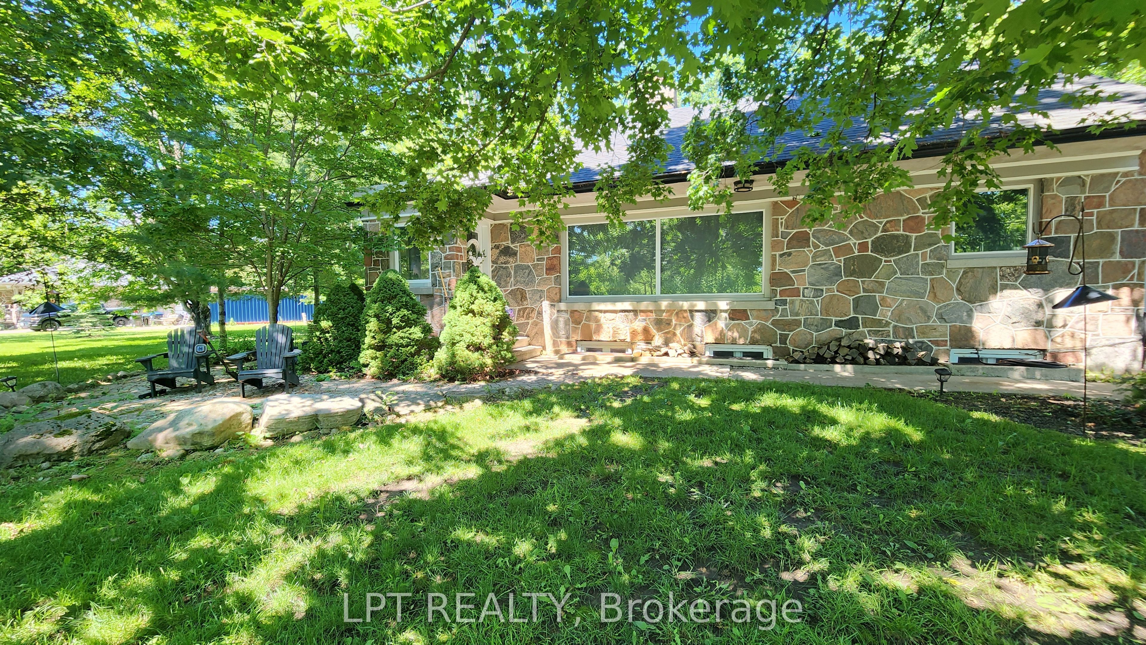 1644 Ridge Road E Property Photo 2