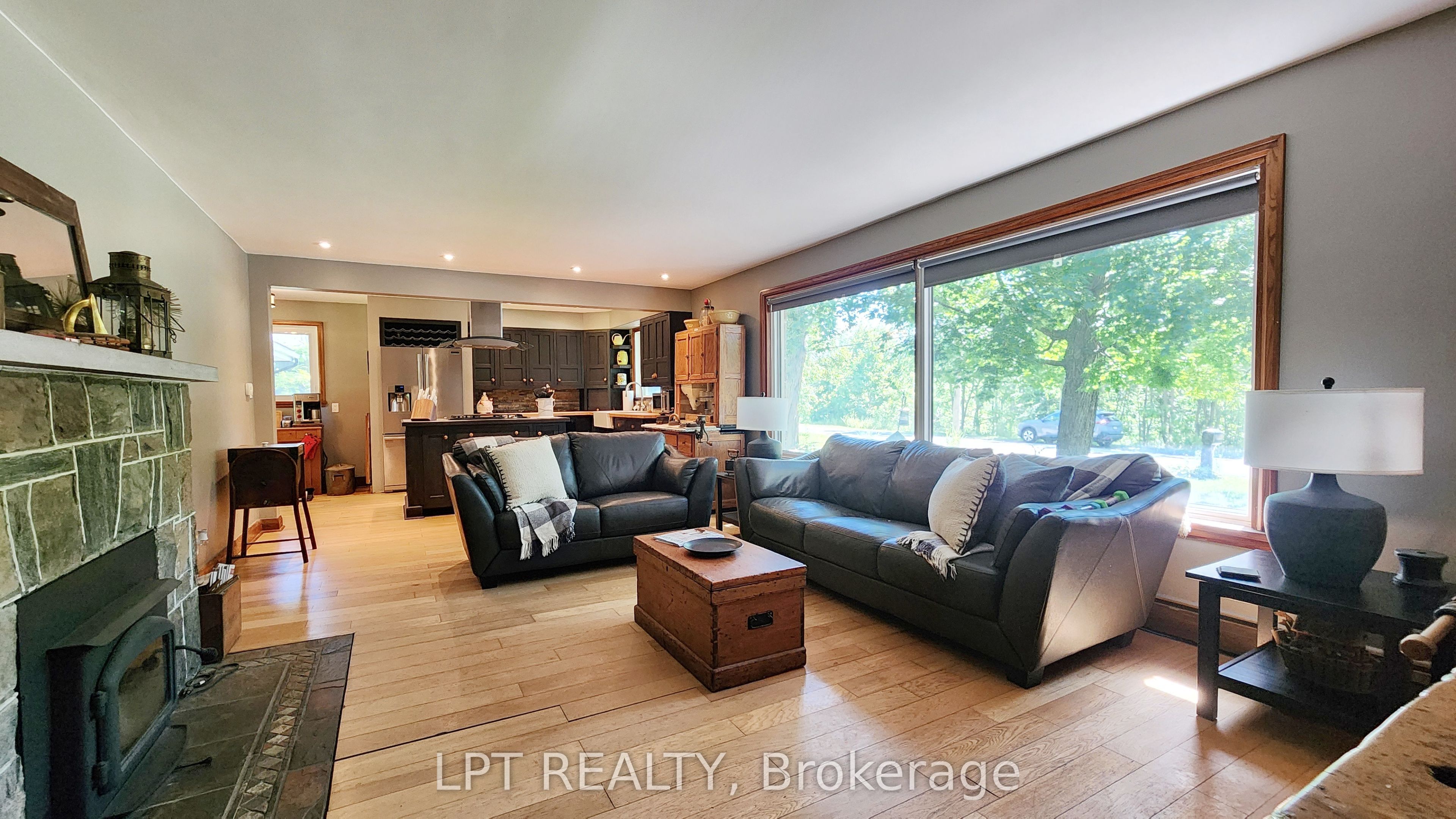 1644 Ridge Road E Property Photo 4