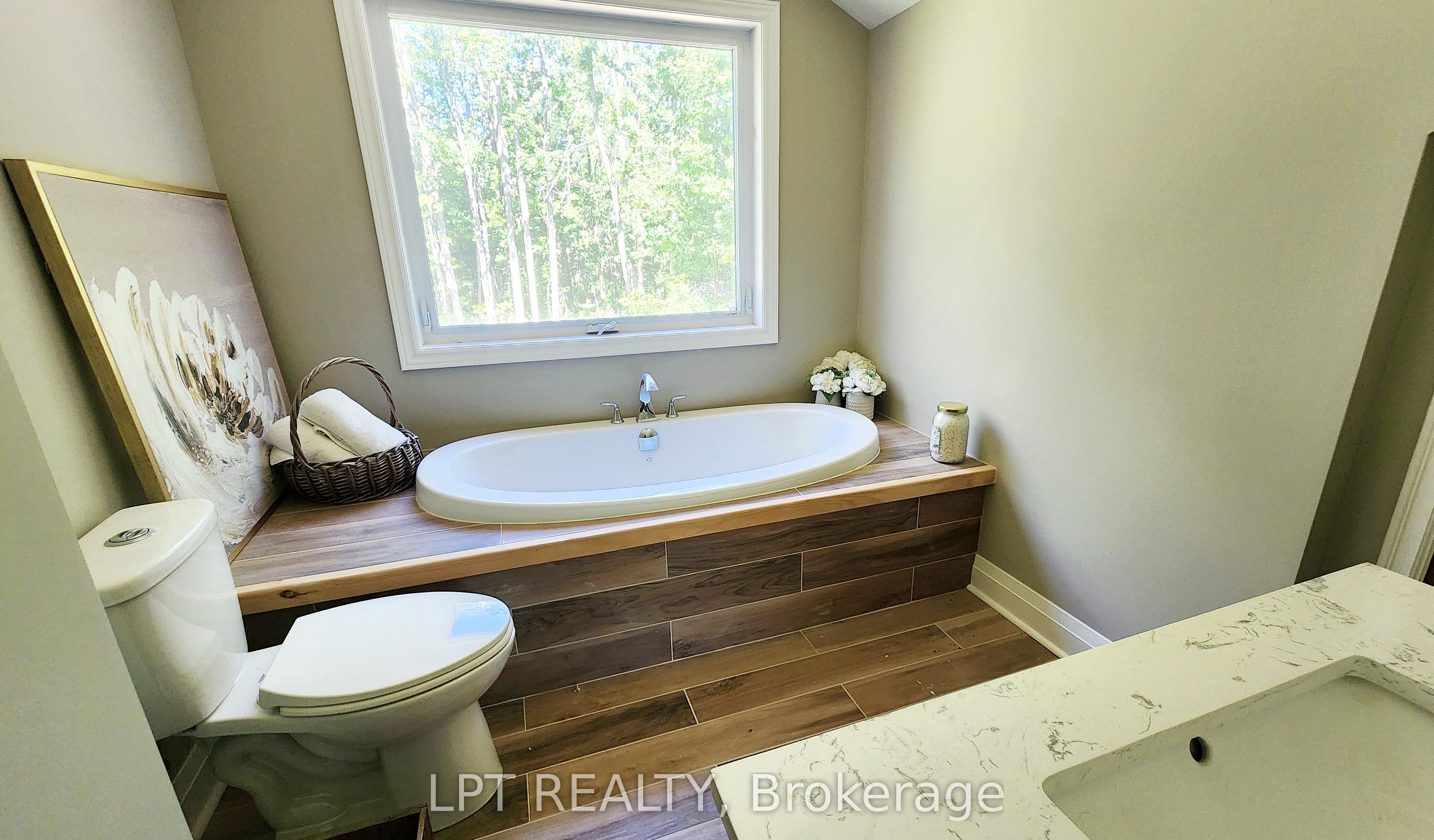 1644 Ridge Road E Property Photo 13