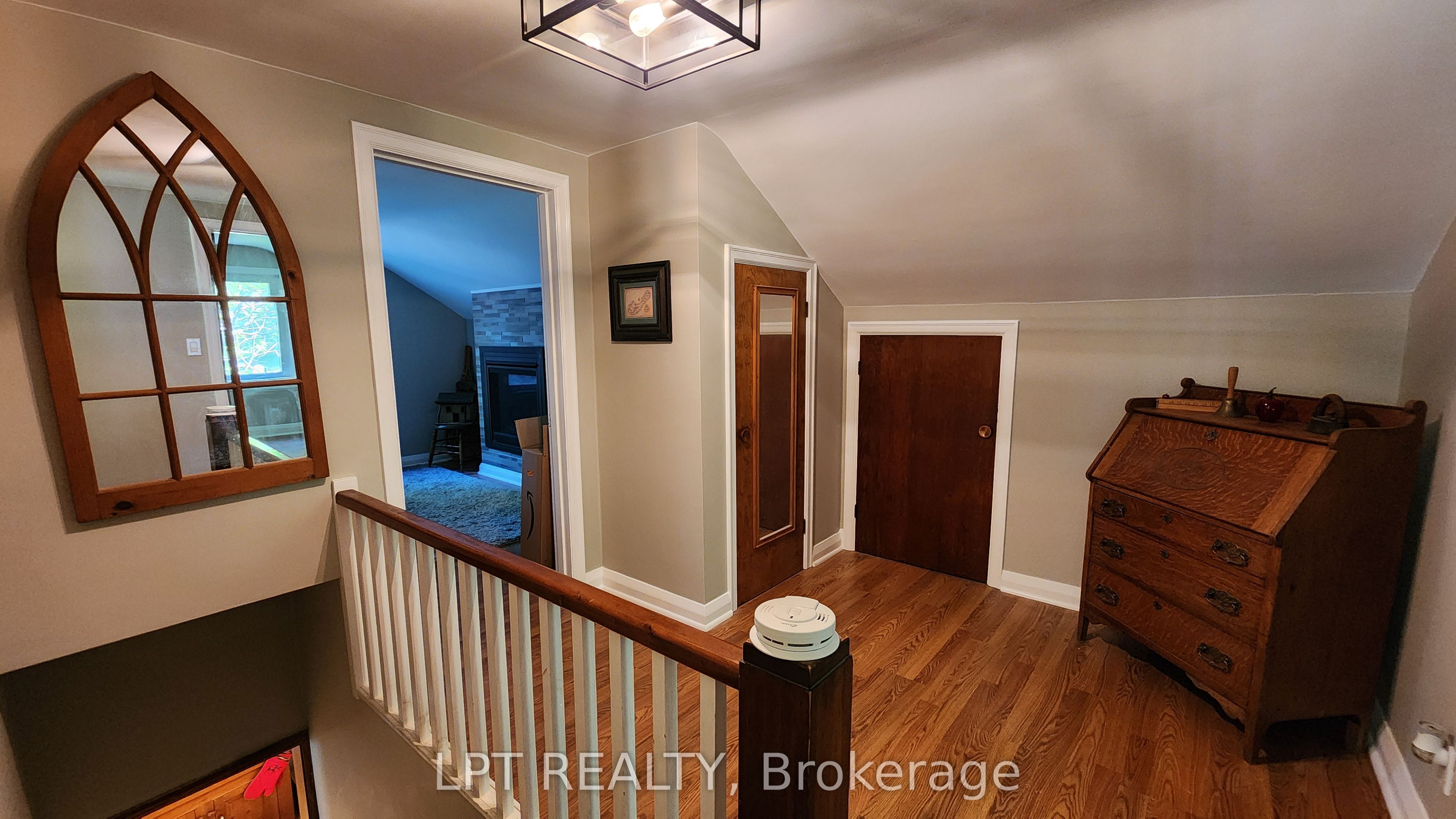 1644 Ridge Road E Property Photo 14
