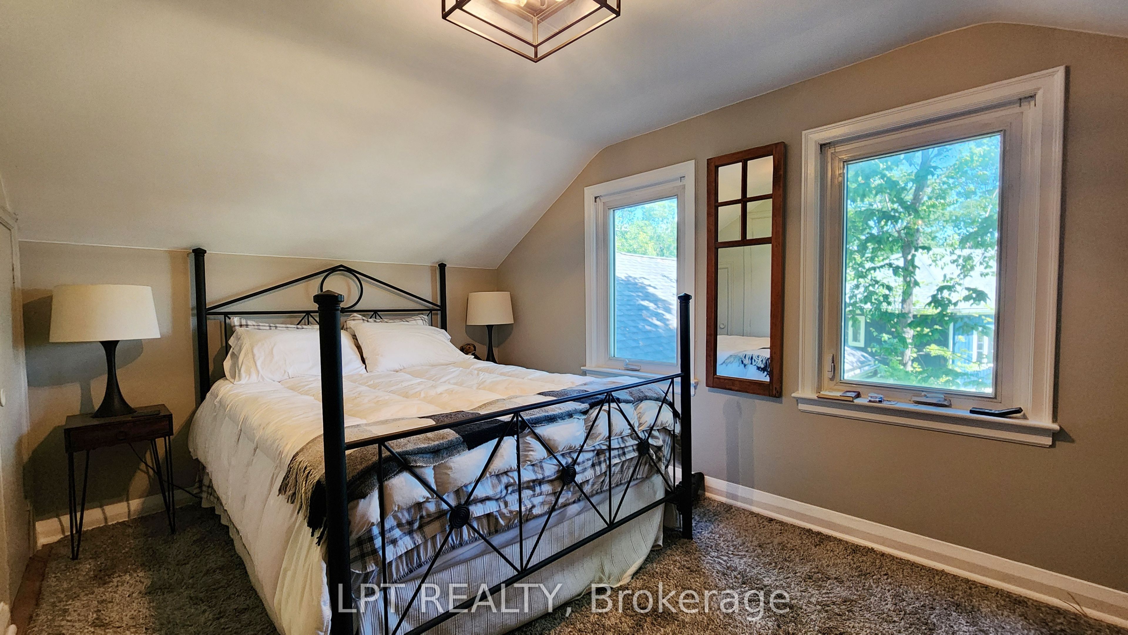 1644 Ridge Road E Property Photo 15