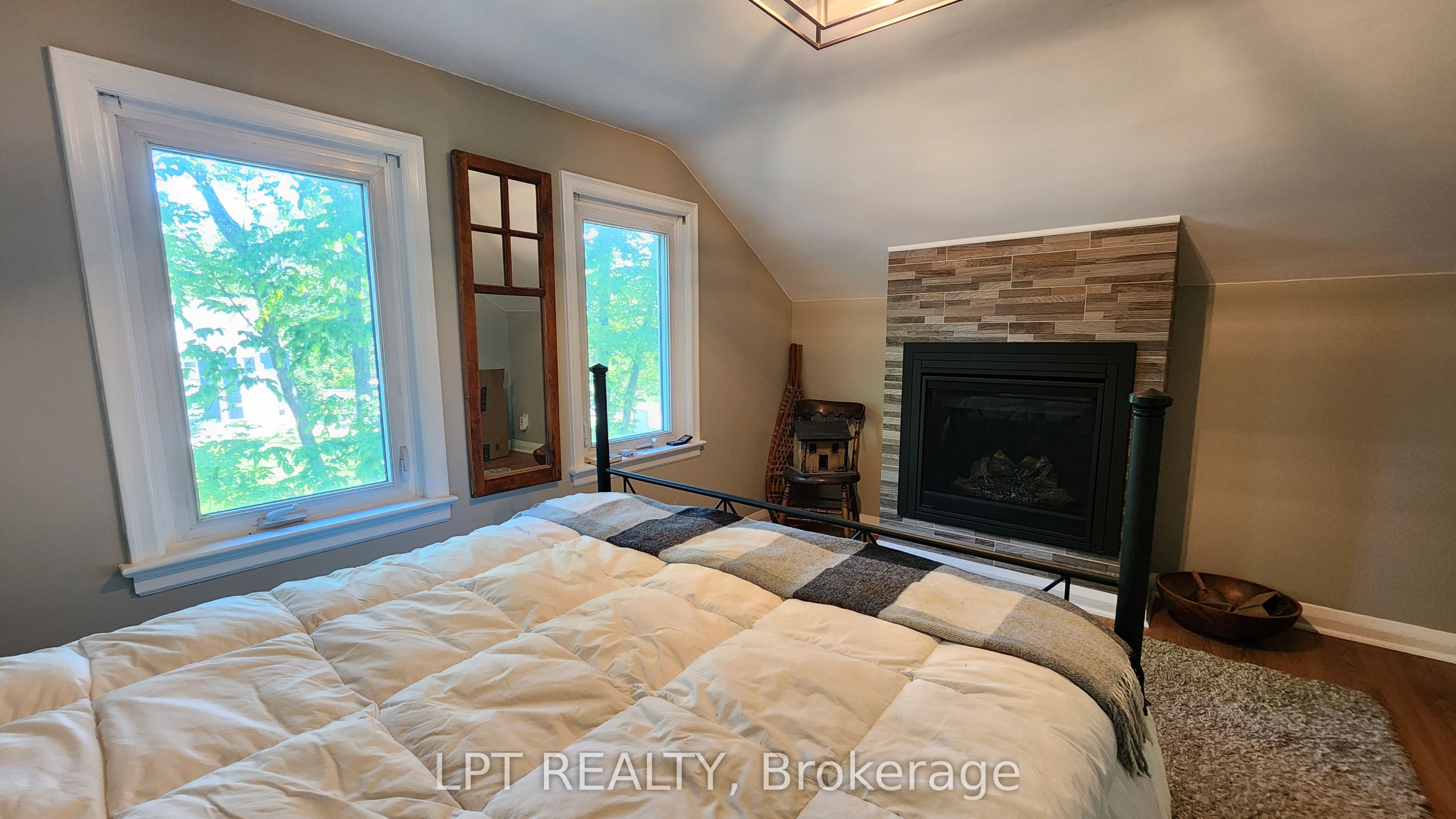 1644 Ridge Road E Property Photo 16