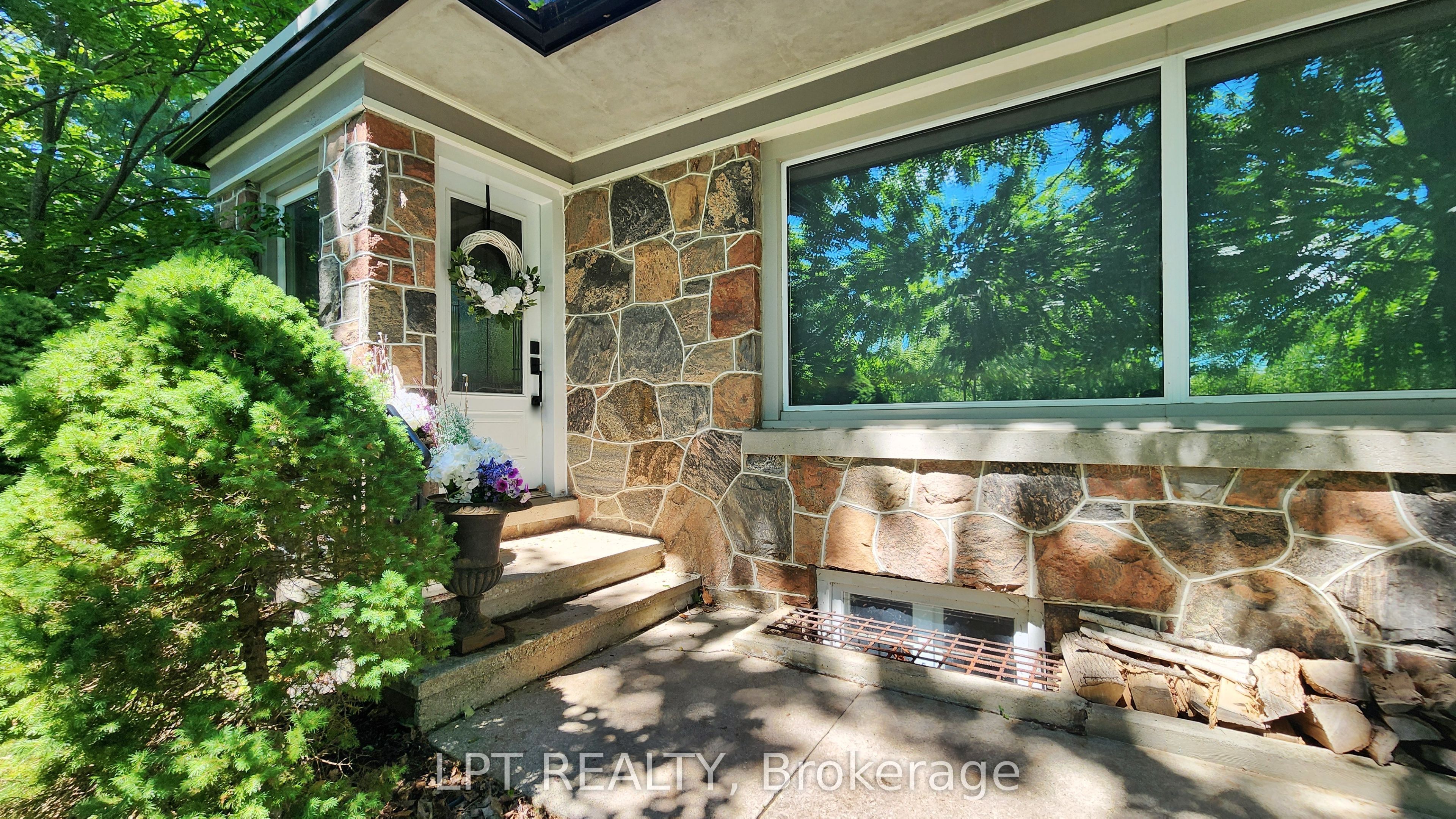 1644 Ridge Road E Property Photo 25