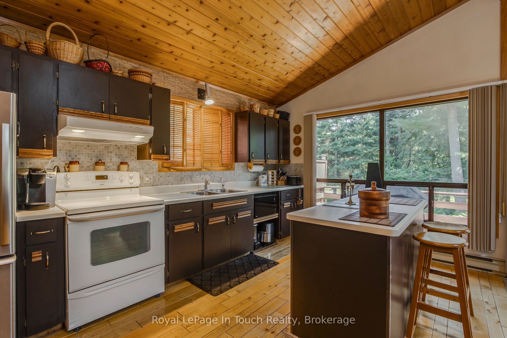 12 Lincoln Avenue Property Photo 16