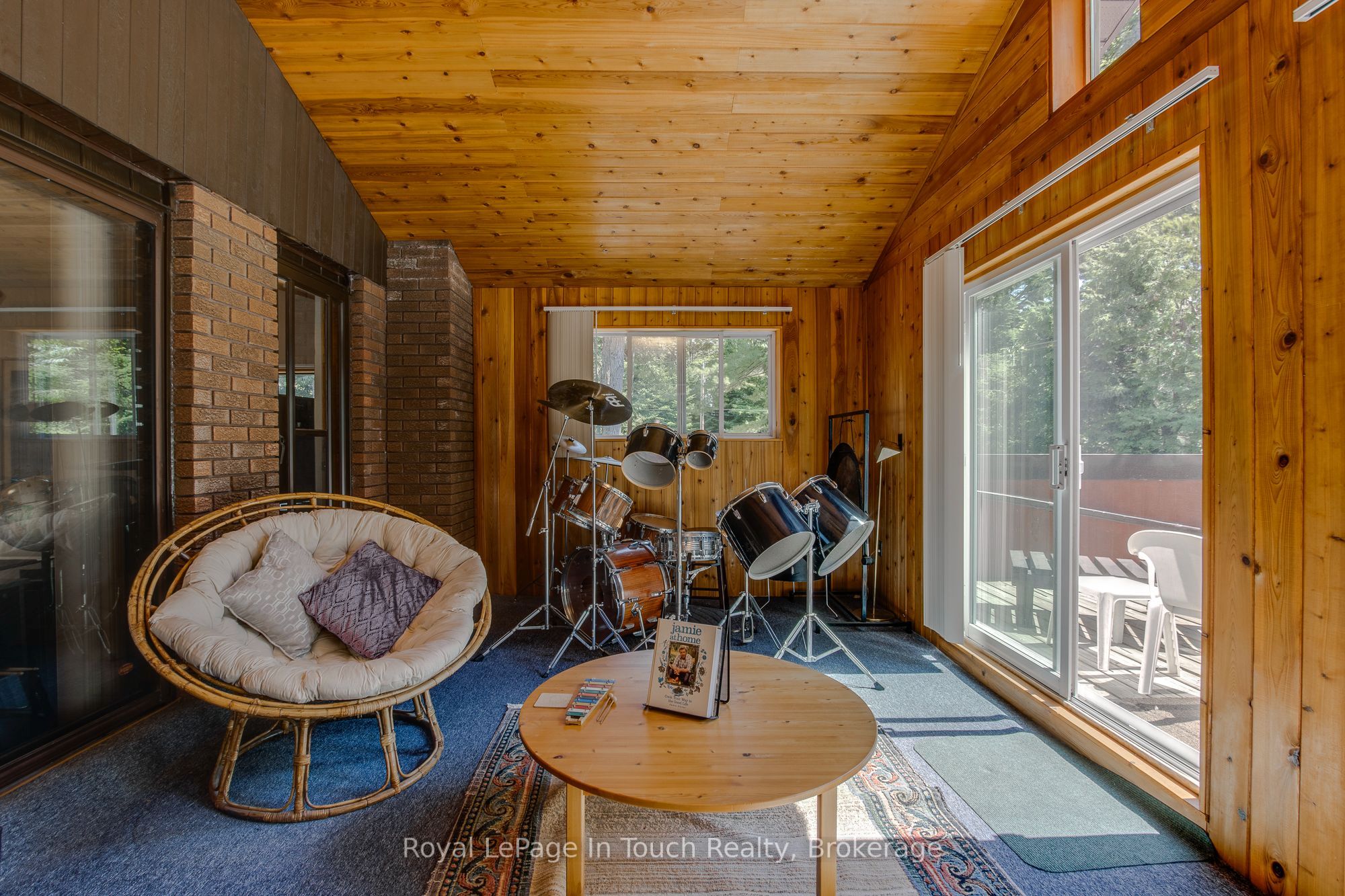 12 Lincoln Avenue Property Photo 26